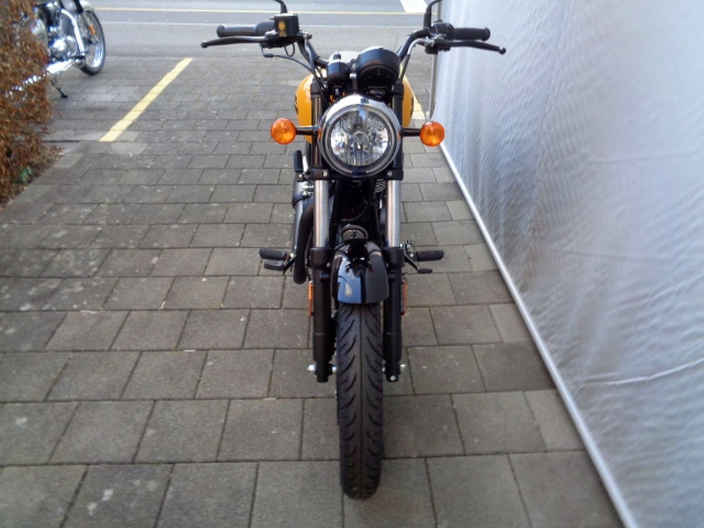 ROYAL ENFIELD METEOR FIREBALL 350 E5-showroom-element-1