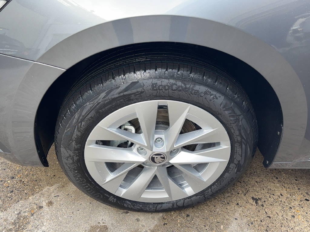 SKODA Octavia Combi 1.0 TSI mHEV DSG Ambition-image-6