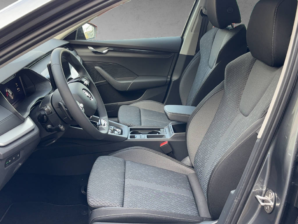 SKODA Octavia Combi 1.0 TSI mHEV DSG Ambition-image-4