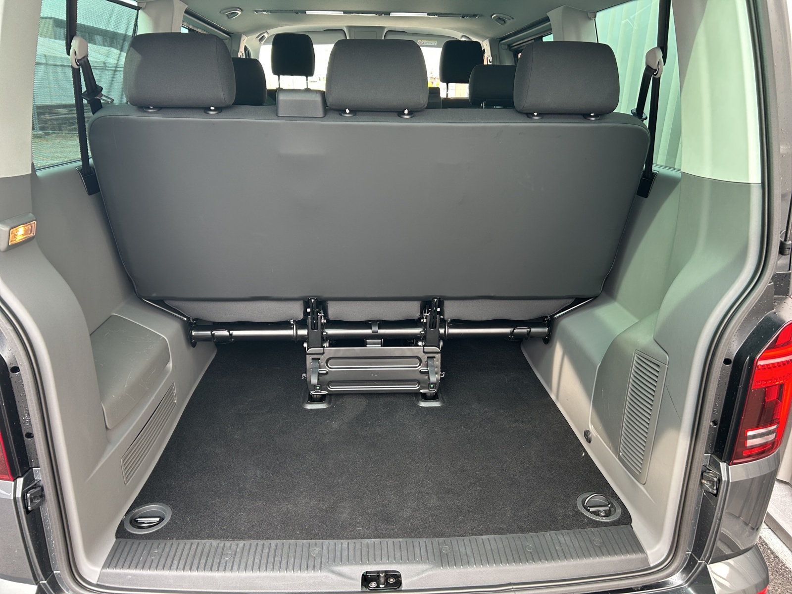 VW T6.1 Caravelle 2.0 TDI Comfortline Liberty DSG AHK, 9-Plätzer-image-8