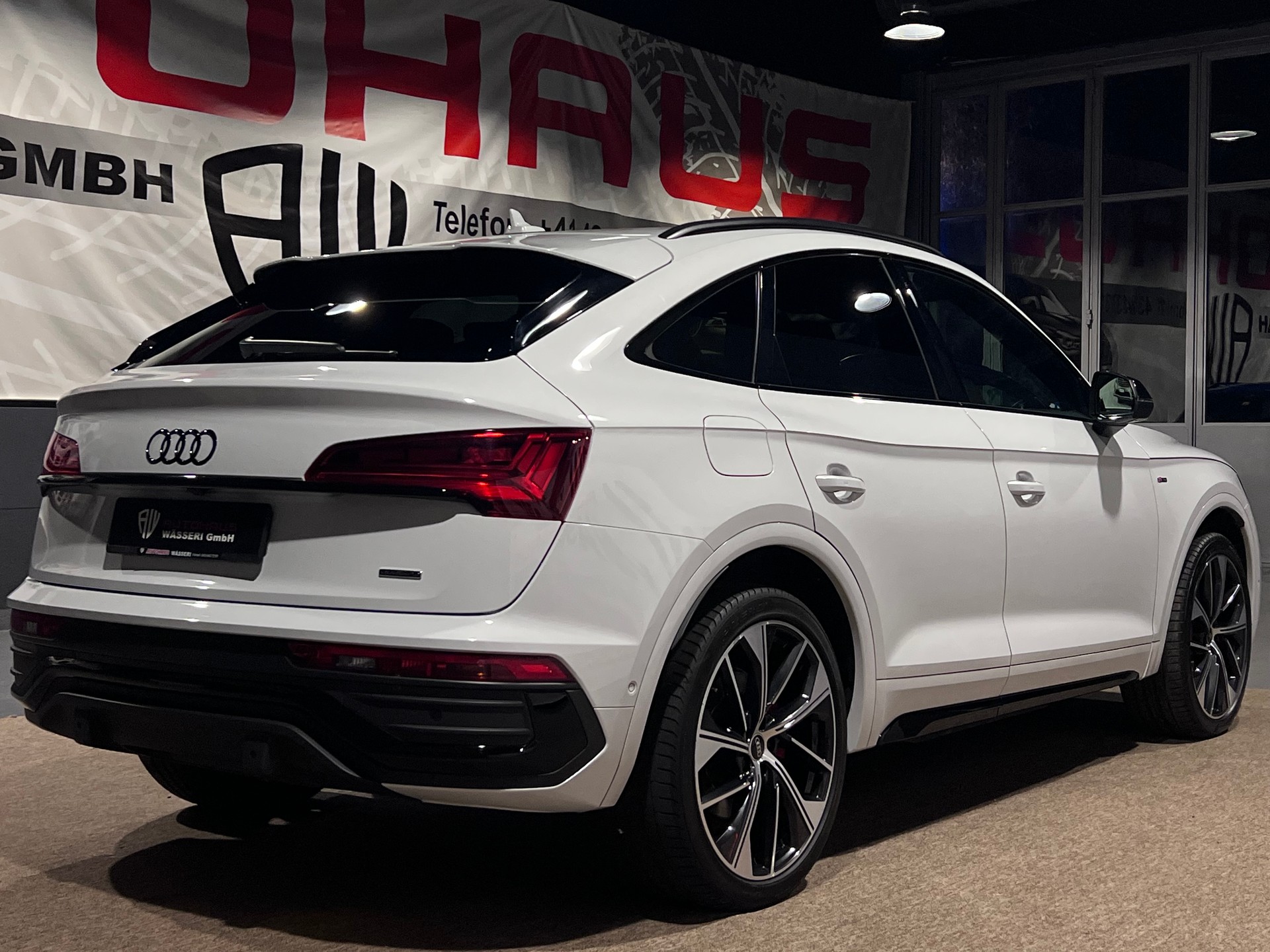 AUDI Q5 Sportback 45 TFSI S line quattro S-tronic-image-2