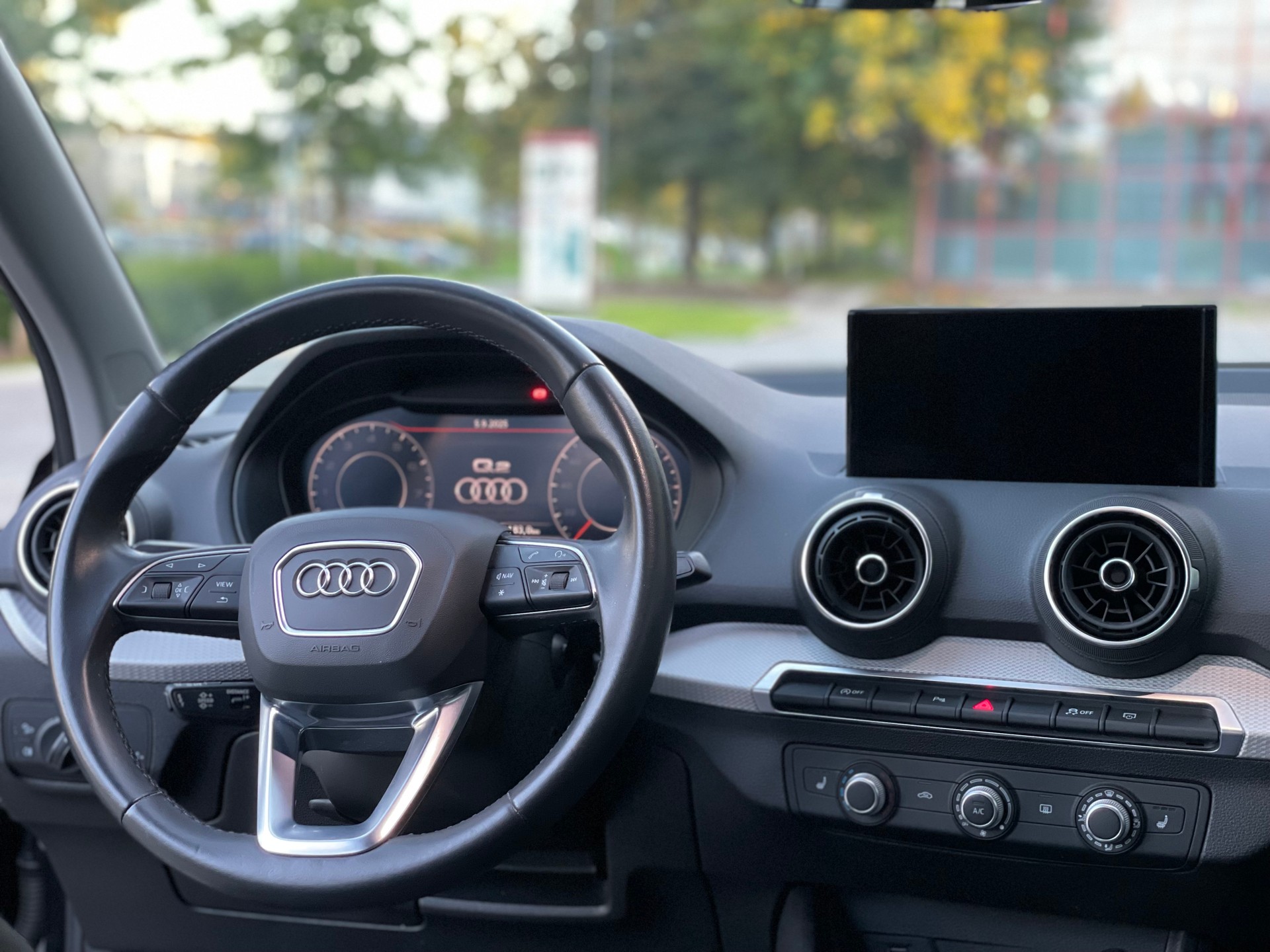 AUDI Q2 35 TFSI S-tronic-image-8