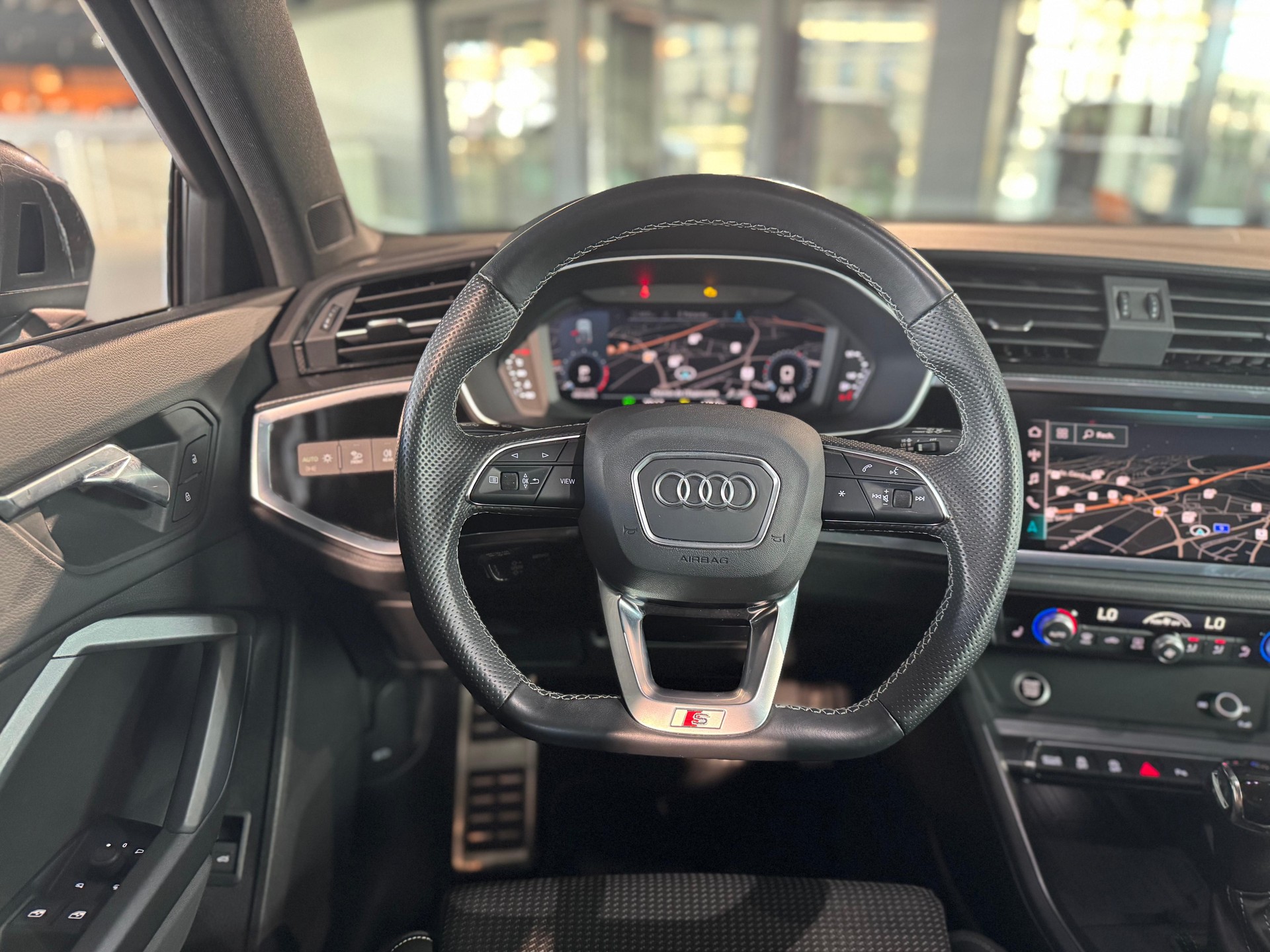 AUDI Q3 Sportback 35 TFSI S line Attraction S-tronic-image-5