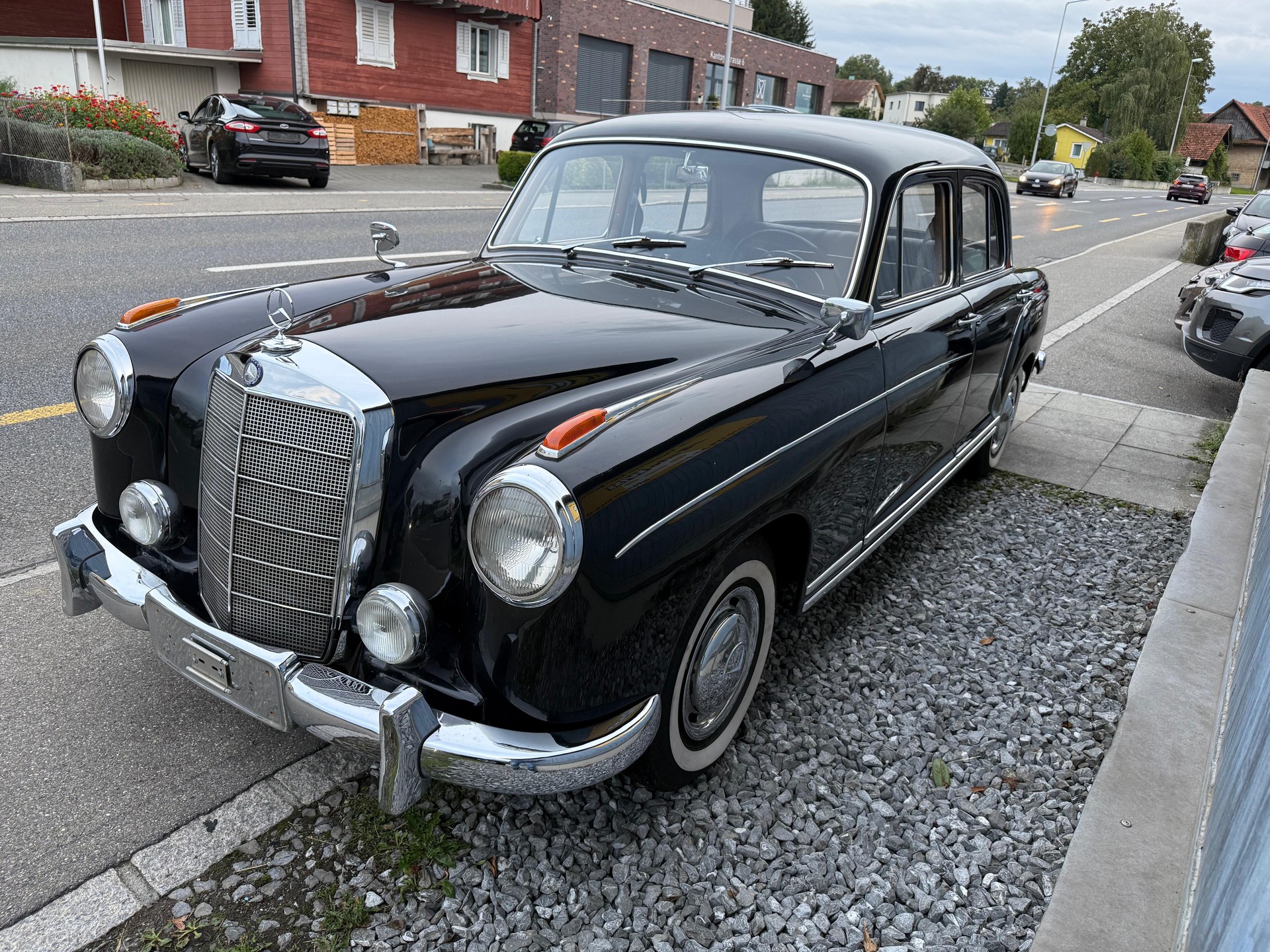 MERCEDES-BENZ 220 S Ponton