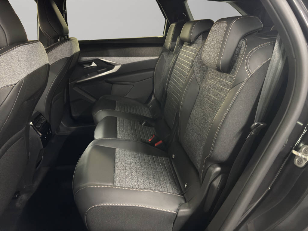 PEUGEOT 5008 1.2 Hybrid Allure Premium-image-6