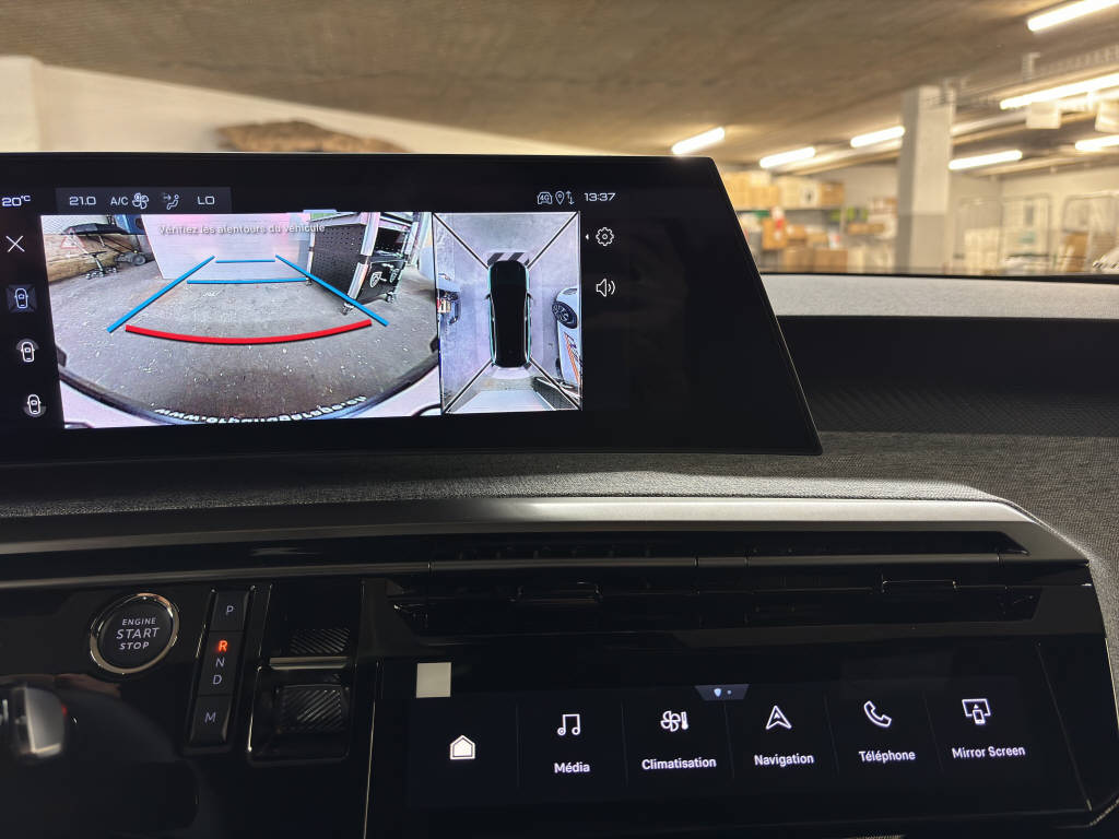 PEUGEOT 5008 1.2 Hybrid Allure Premium-image-10