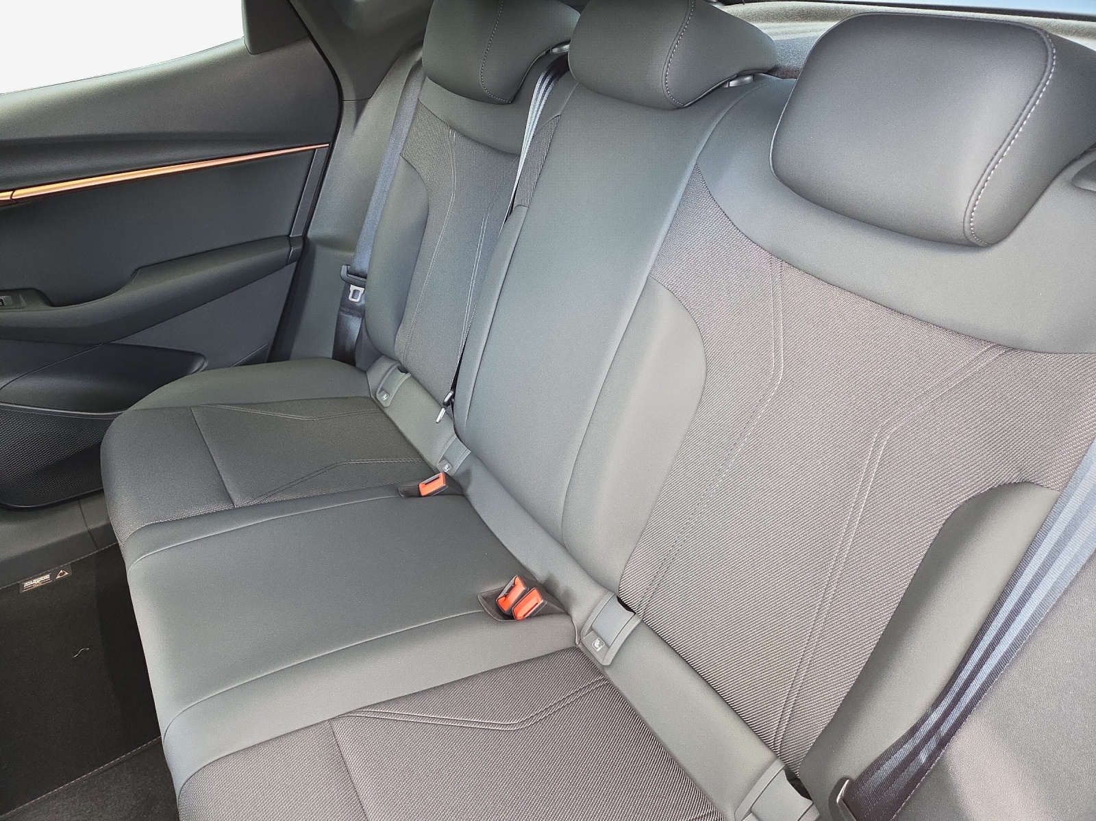 CUPRA Tavascan 77 kWh Edge 4D-image-11