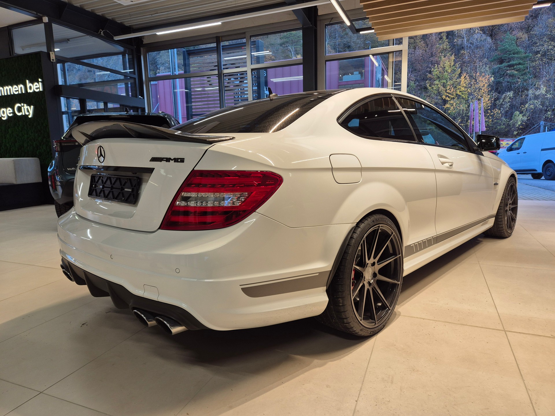 MERCEDES-BENZ C 63 AMG Avantgarde Edition 507 Speedshift MCT-showroom-element-1