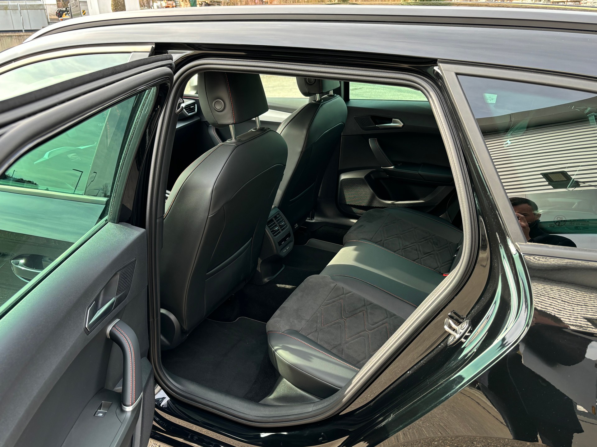 SEAT Leon ST 1.4 eHybrid FR DSG-image-10