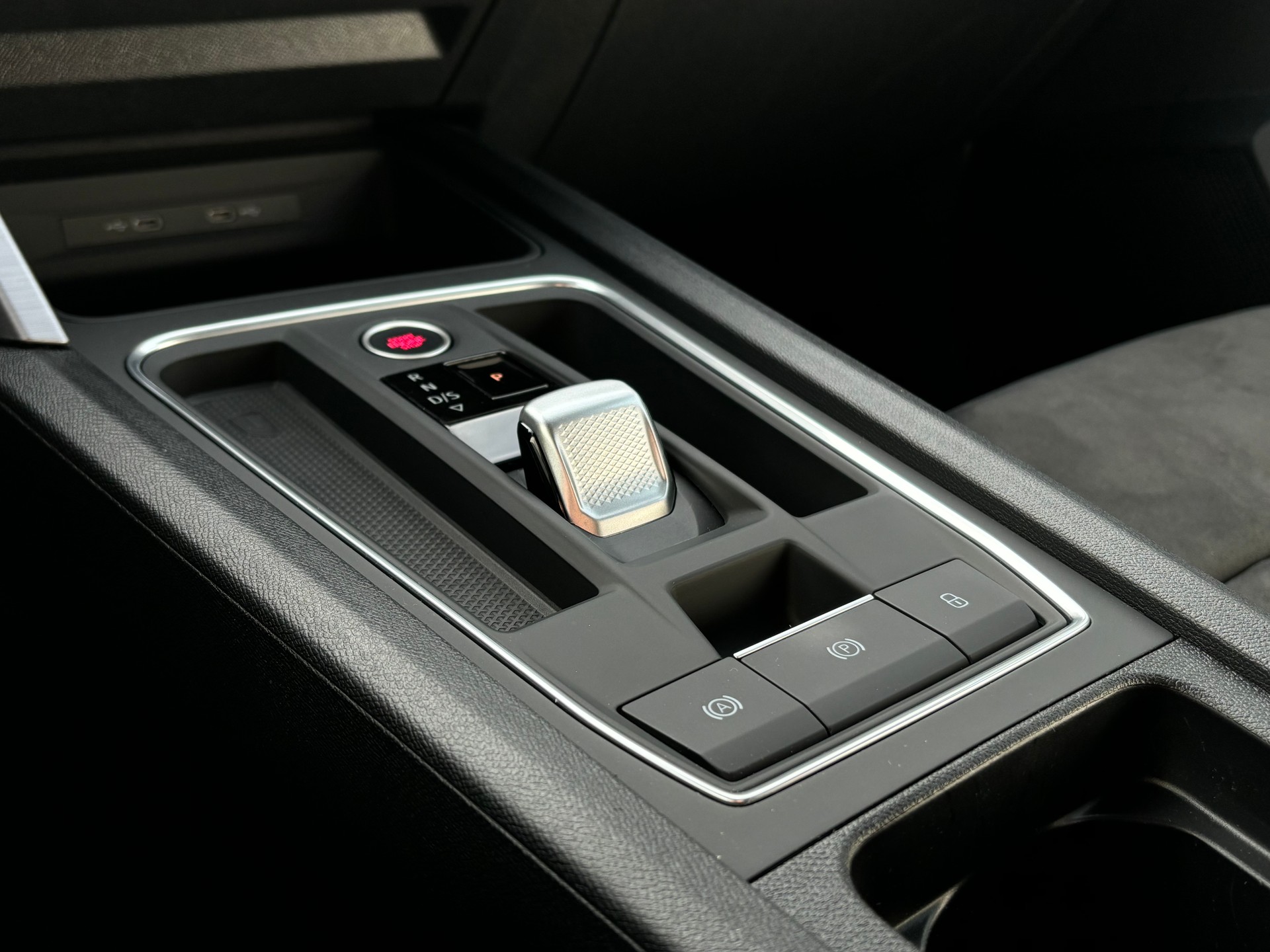 SEAT Leon ST 1.4 eHybrid FR DSG-image-12