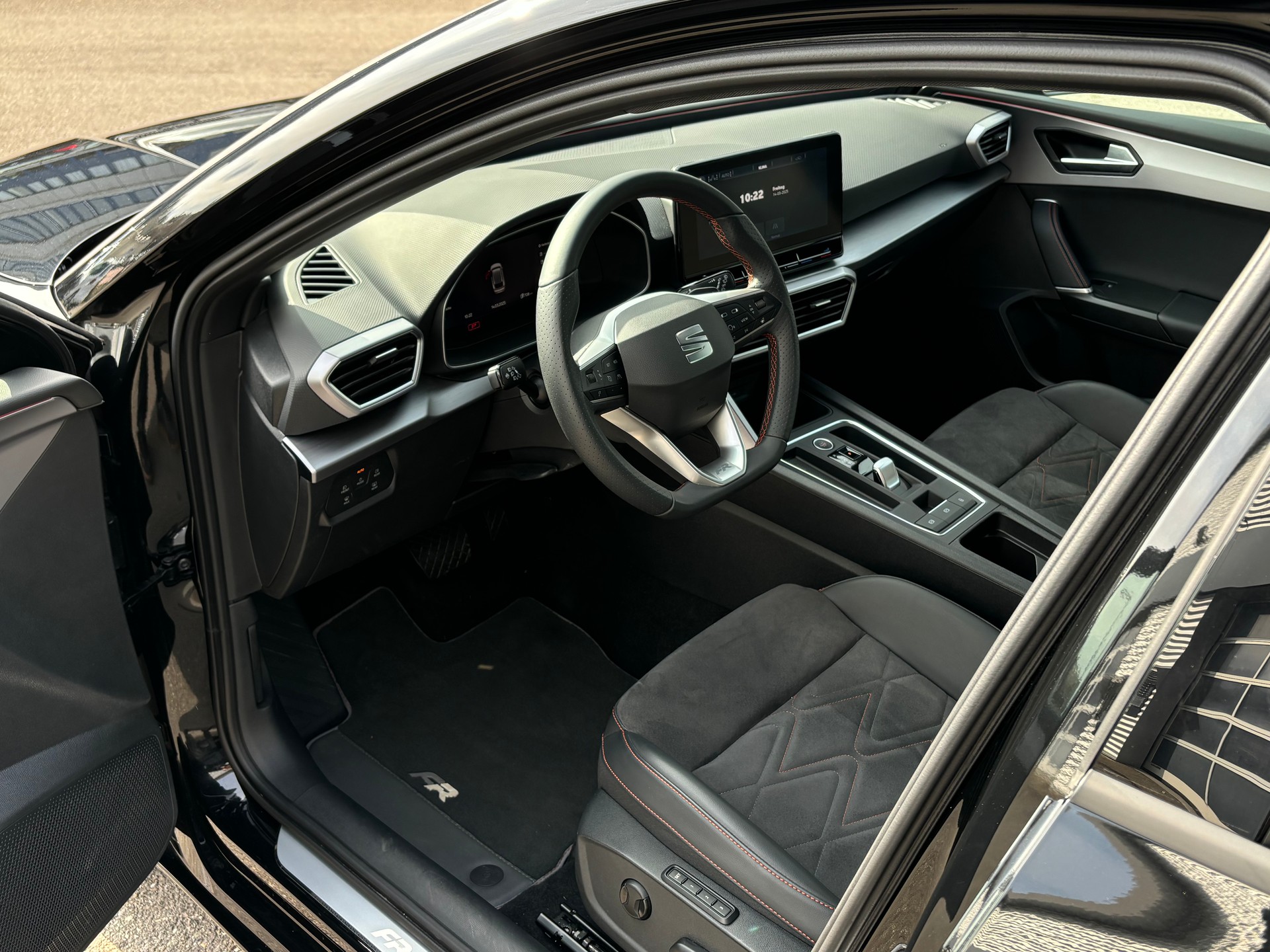 SEAT Leon ST 1.4 eHybrid FR DSG-image-2