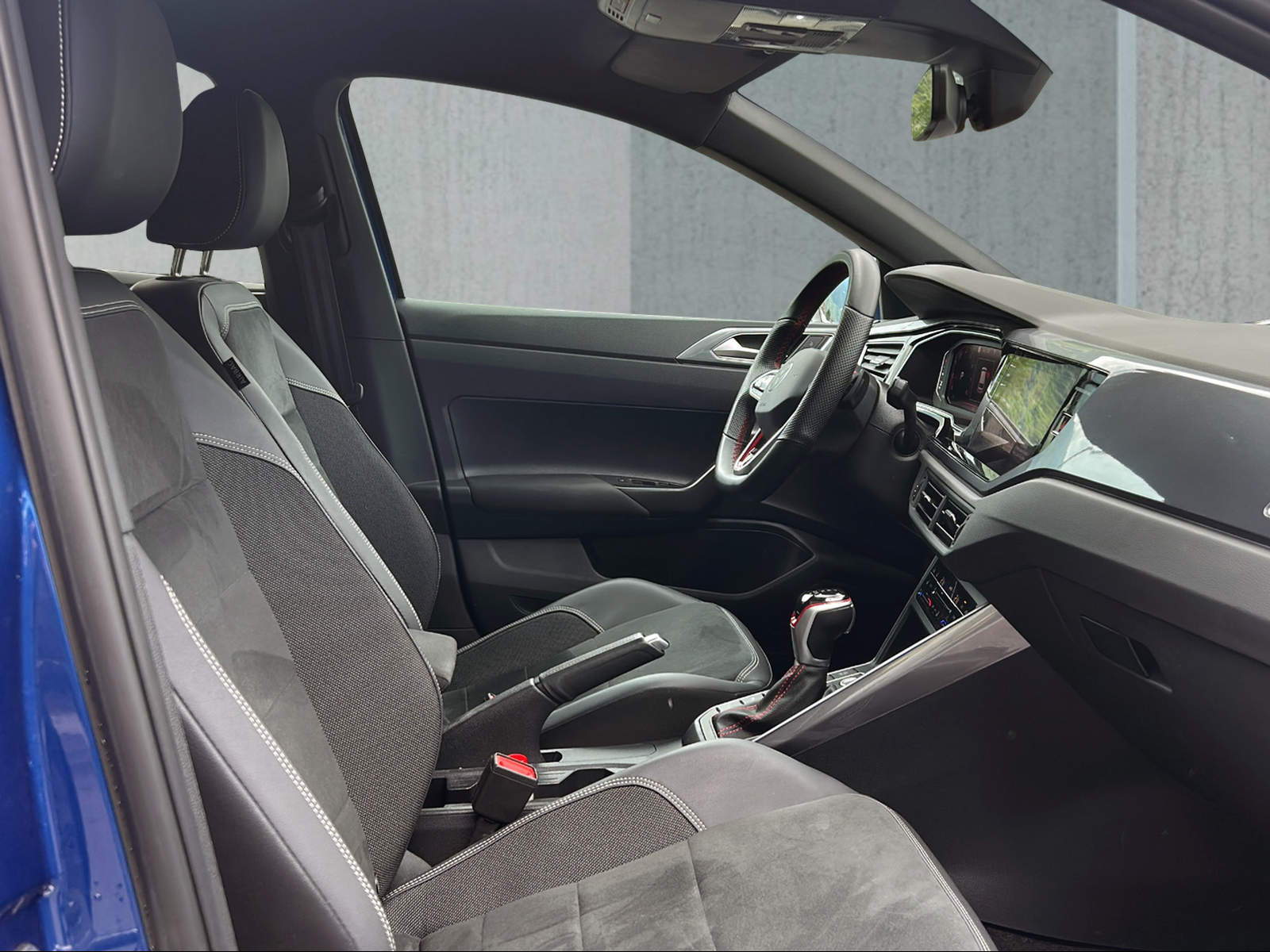 VW Polo 2.0 TSI GTI DSG-image-15
