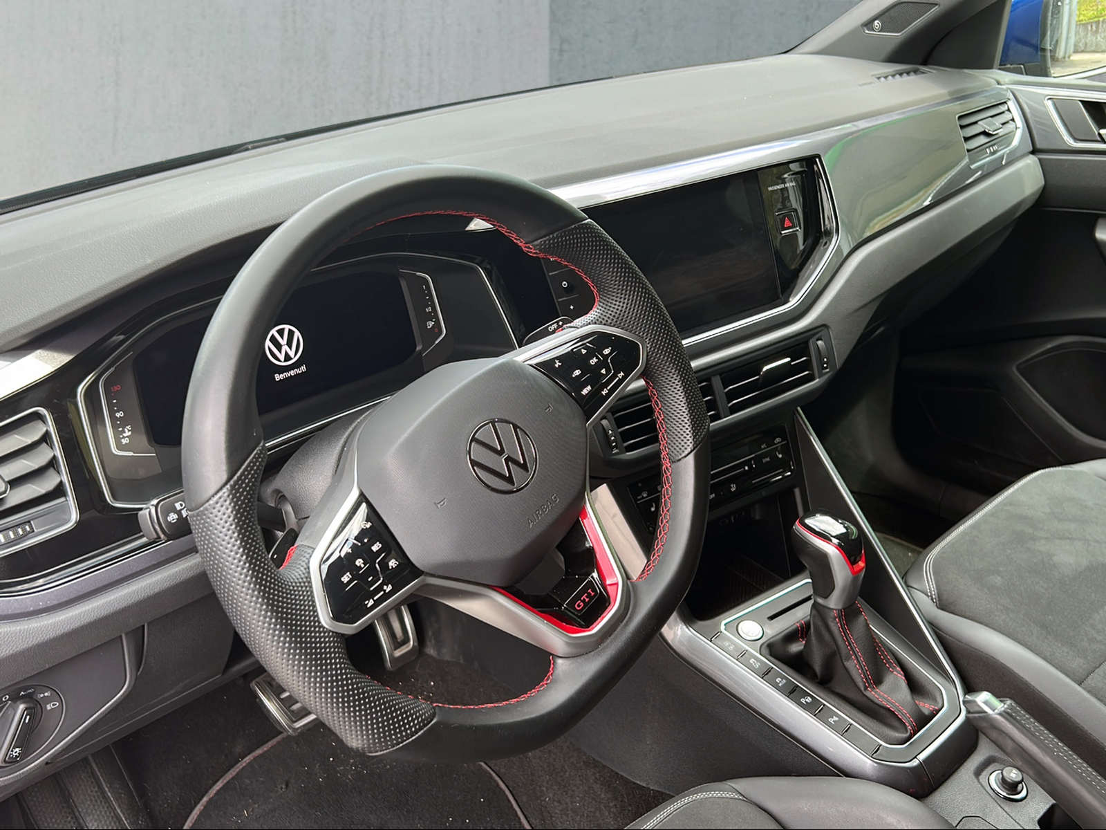 VW Polo 2.0 TSI GTI DSG-image-11