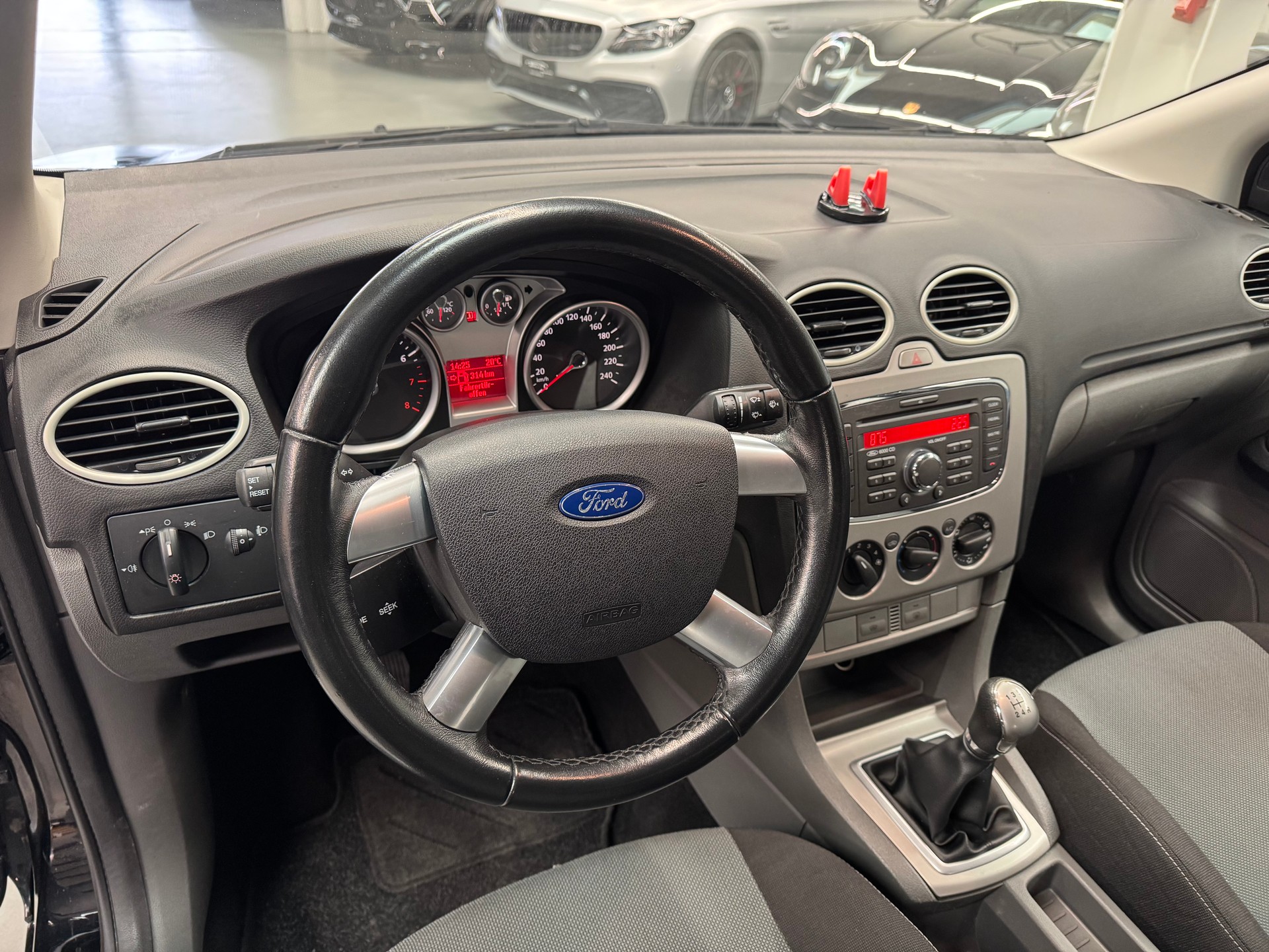 FORD Focus 2.0i Carving ab MFK & ab Service 8-fach bereift 12 Monate Garantie-image-12