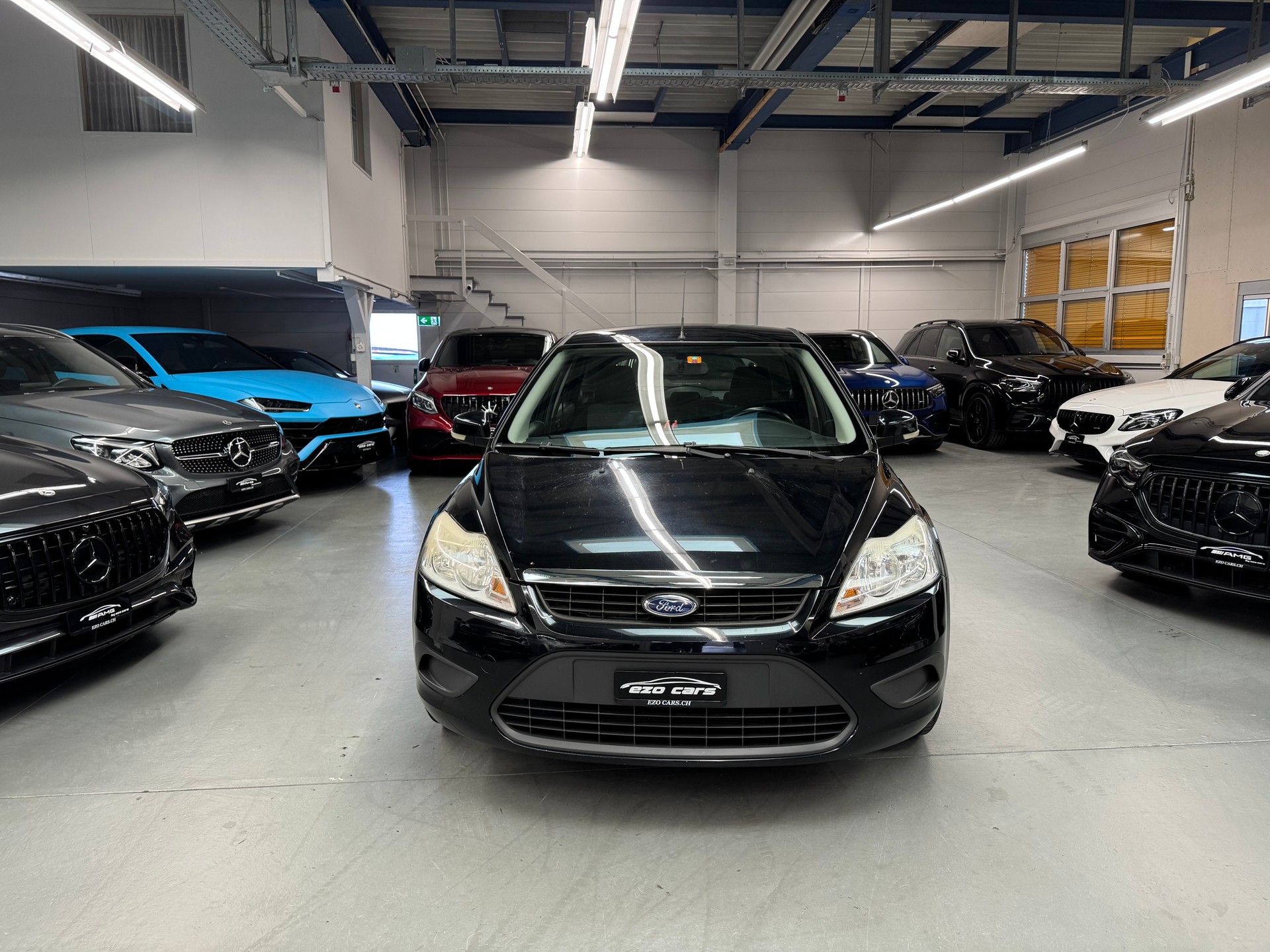 FORD Focus 2.0i Carving ab MFK & ab Service 8-fach bereift 12 Monate Garantie-showroom-element-1