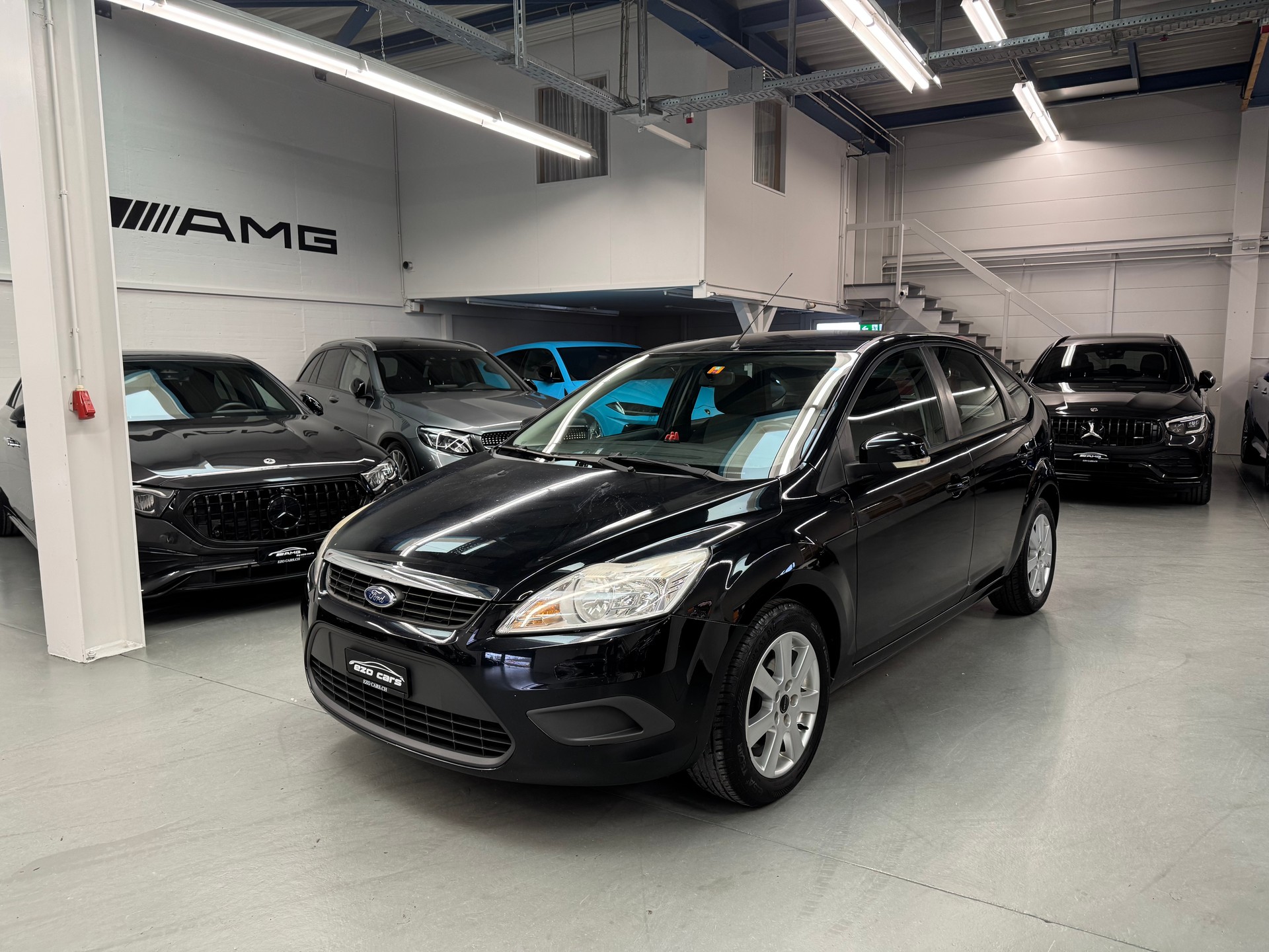 FORD Focus 2.0i Carving ab MFK & ab Service 8-fach bereift 12 Monate Garantie