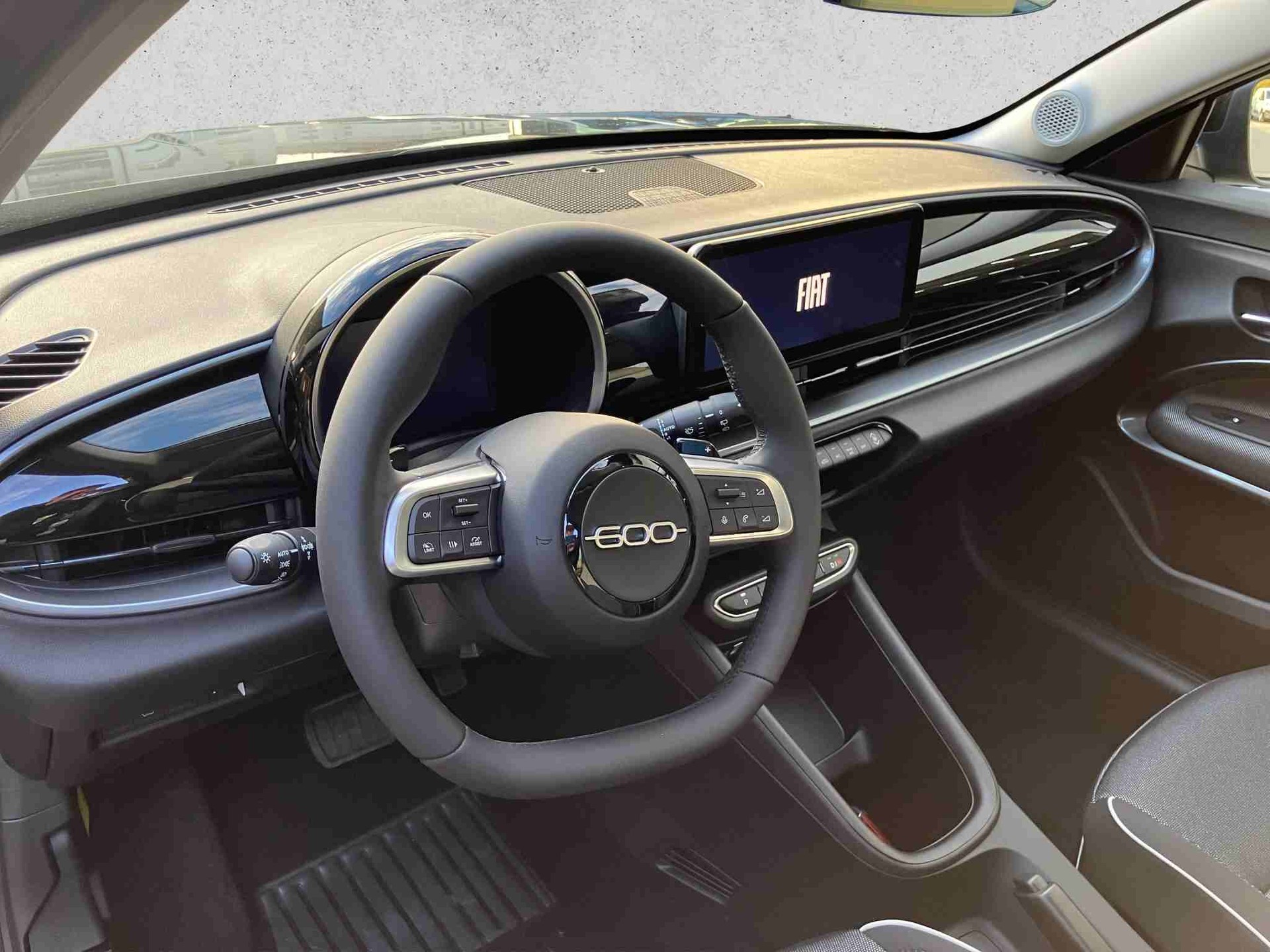 FIAT 600 1.2 Hybrid 136 Cult-image-9