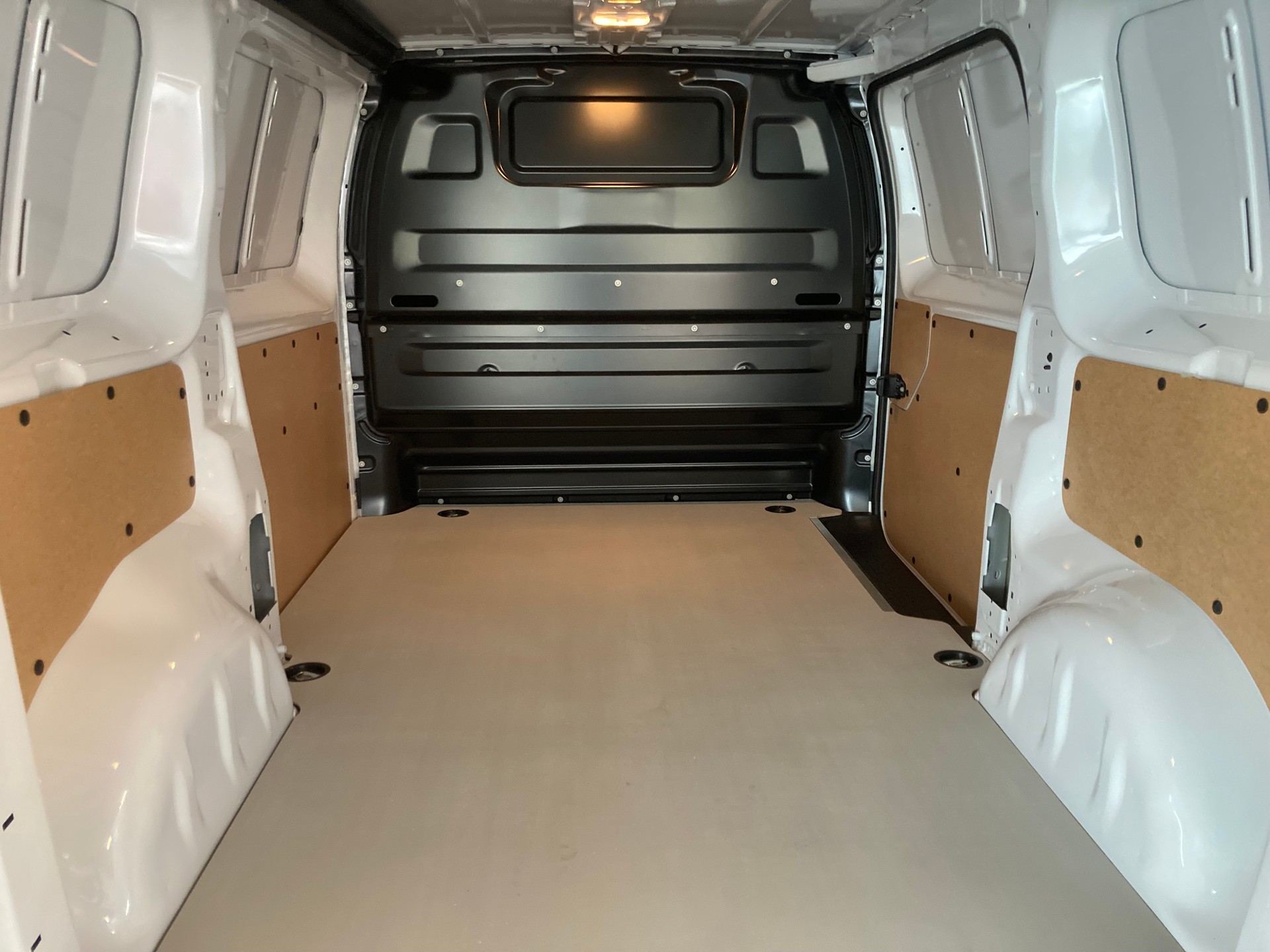 PEUGEOT Expert 1.5 BlueHDi 120 Standard (L1)-image-13