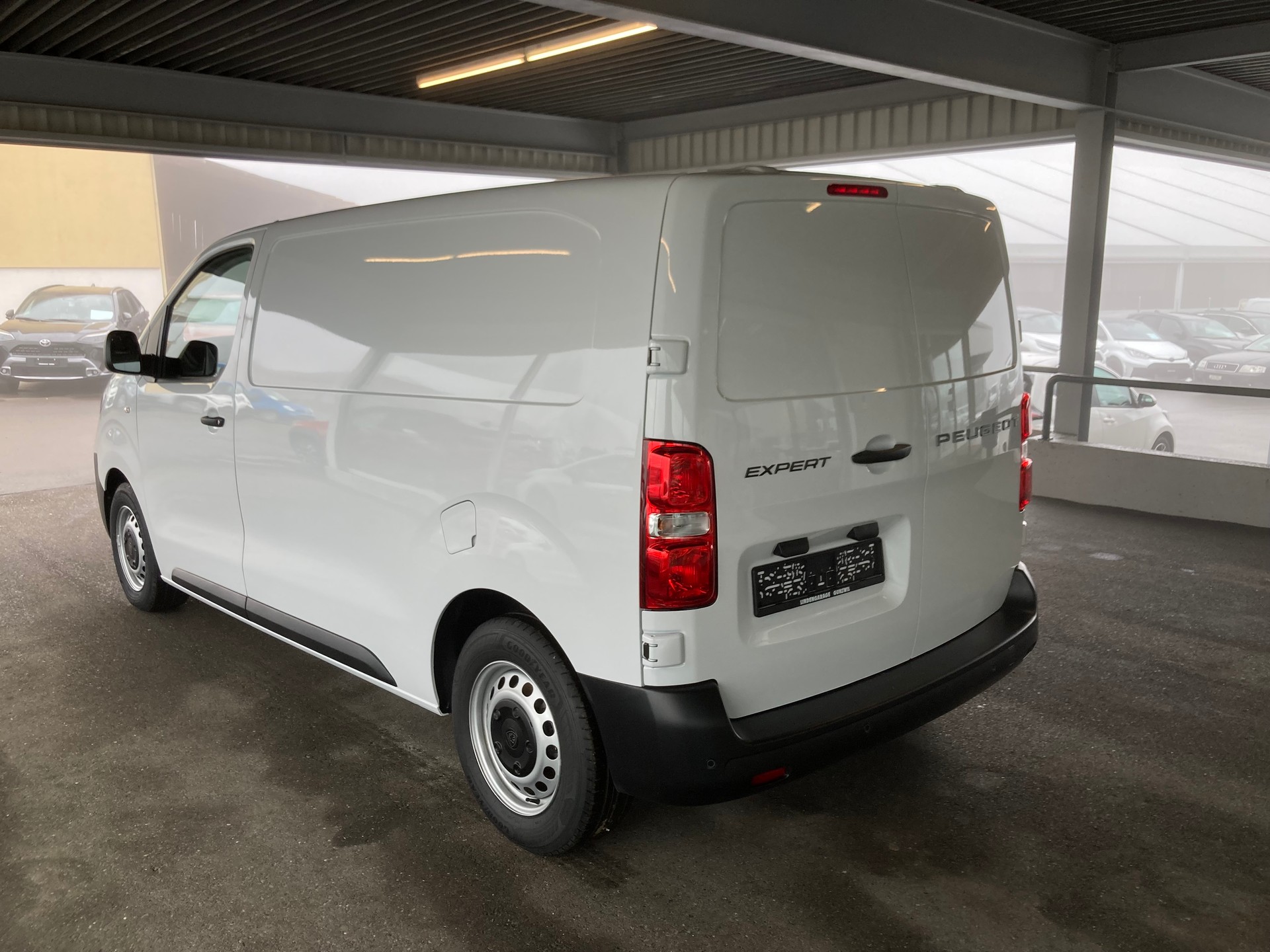 PEUGEOT Expert 1.5 BlueHDi 120 Standard (L1)-image-6