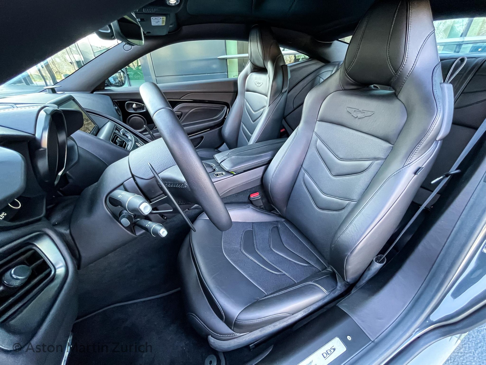 ASTON MARTIN DBS Superleggera Coupé 5.2 V12 Bi-Turbo-image-13