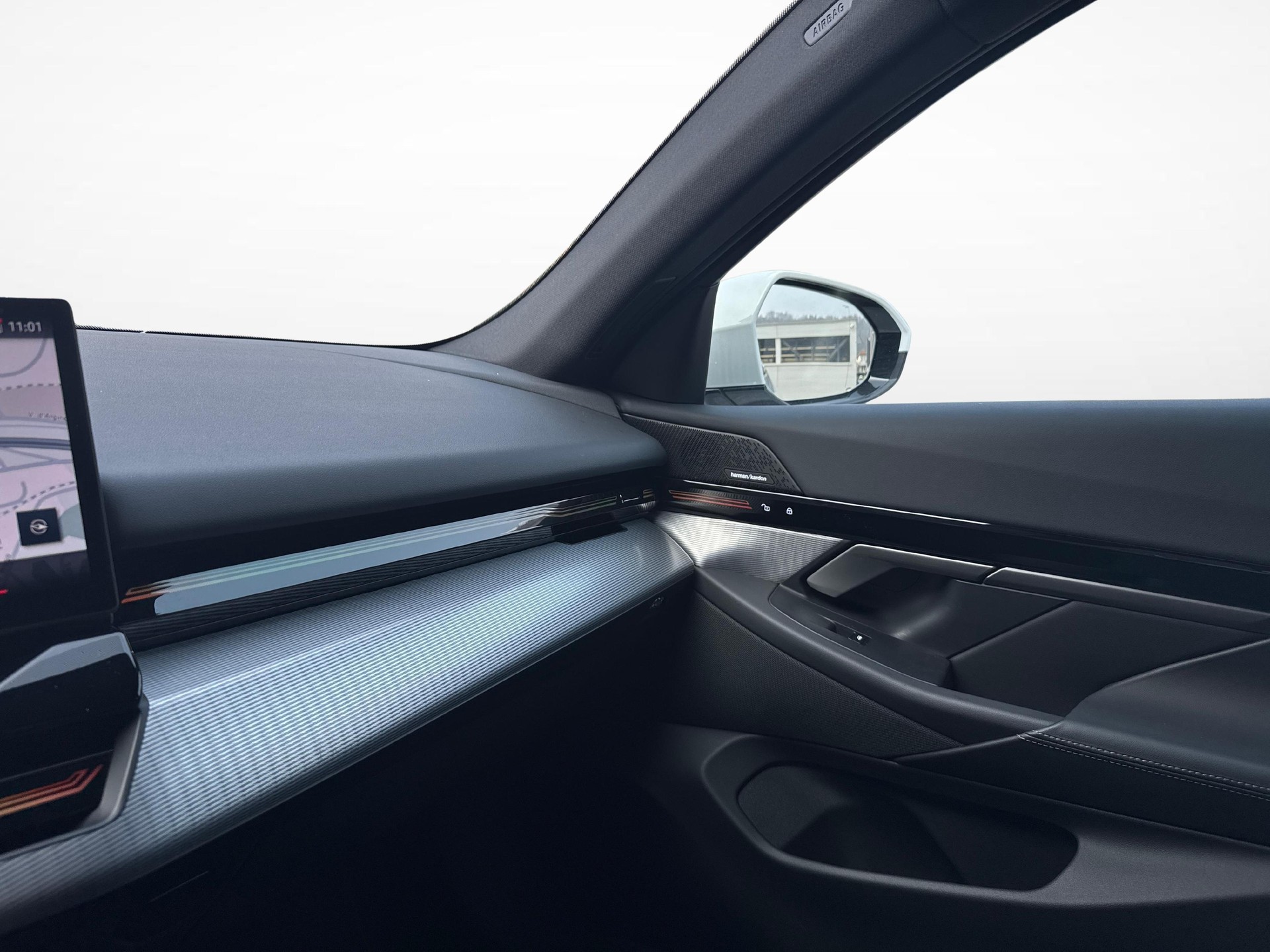 BMW 520d xDrive Touring-image-19