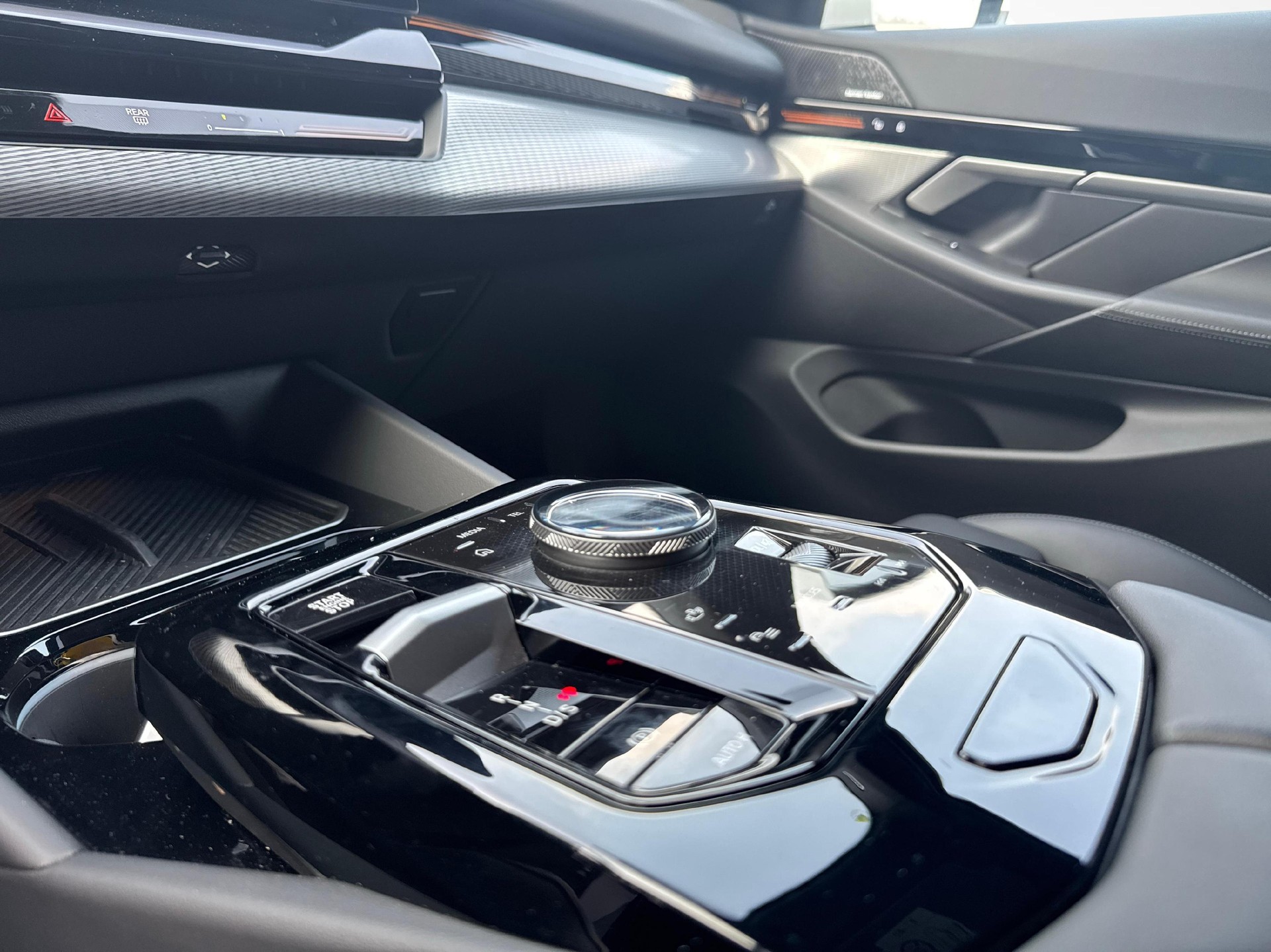 BMW 520d xDrive Touring-image-17