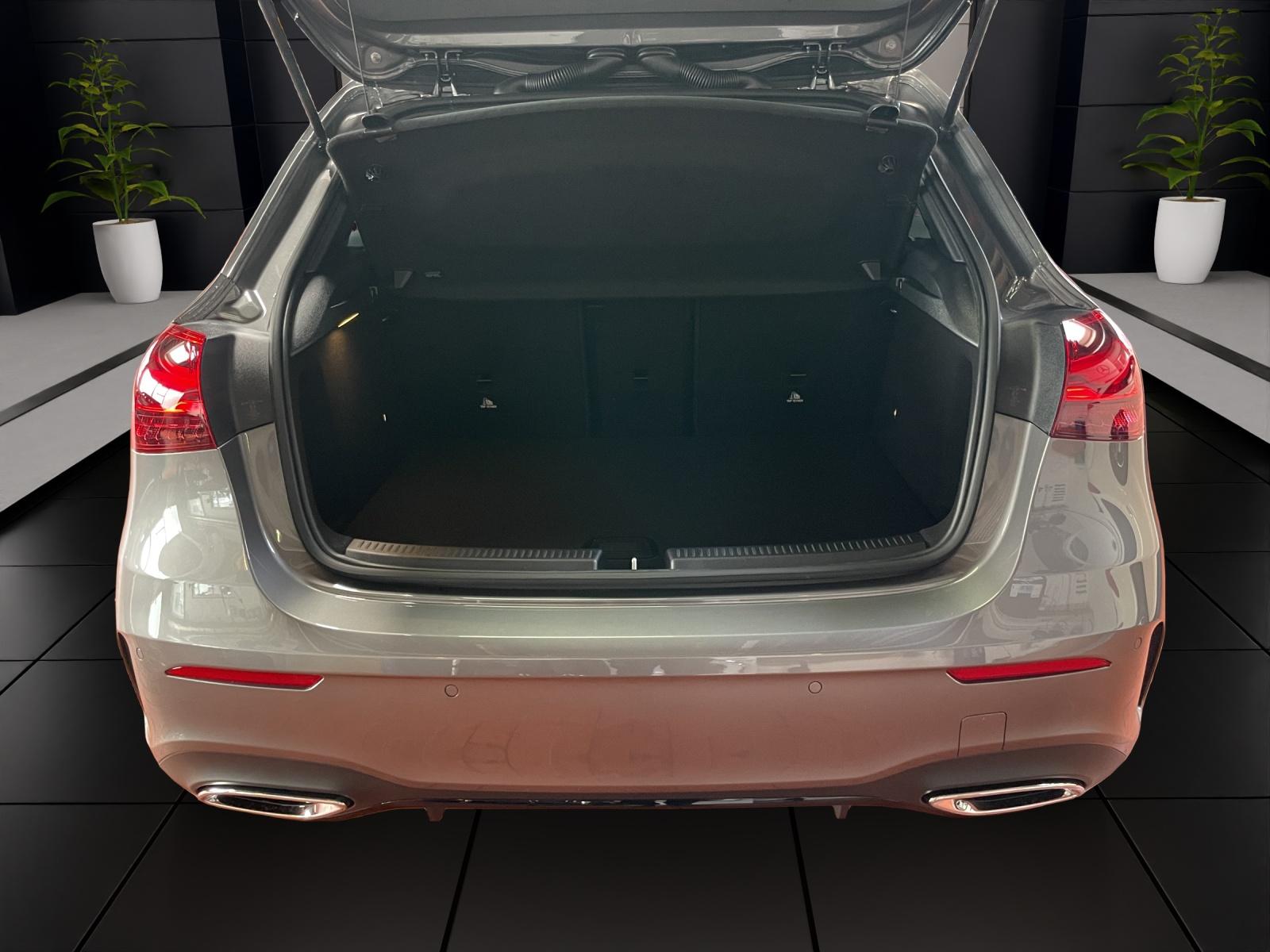MERCEDES-BENZ A 250 e EQ Star AMG Line-image-8