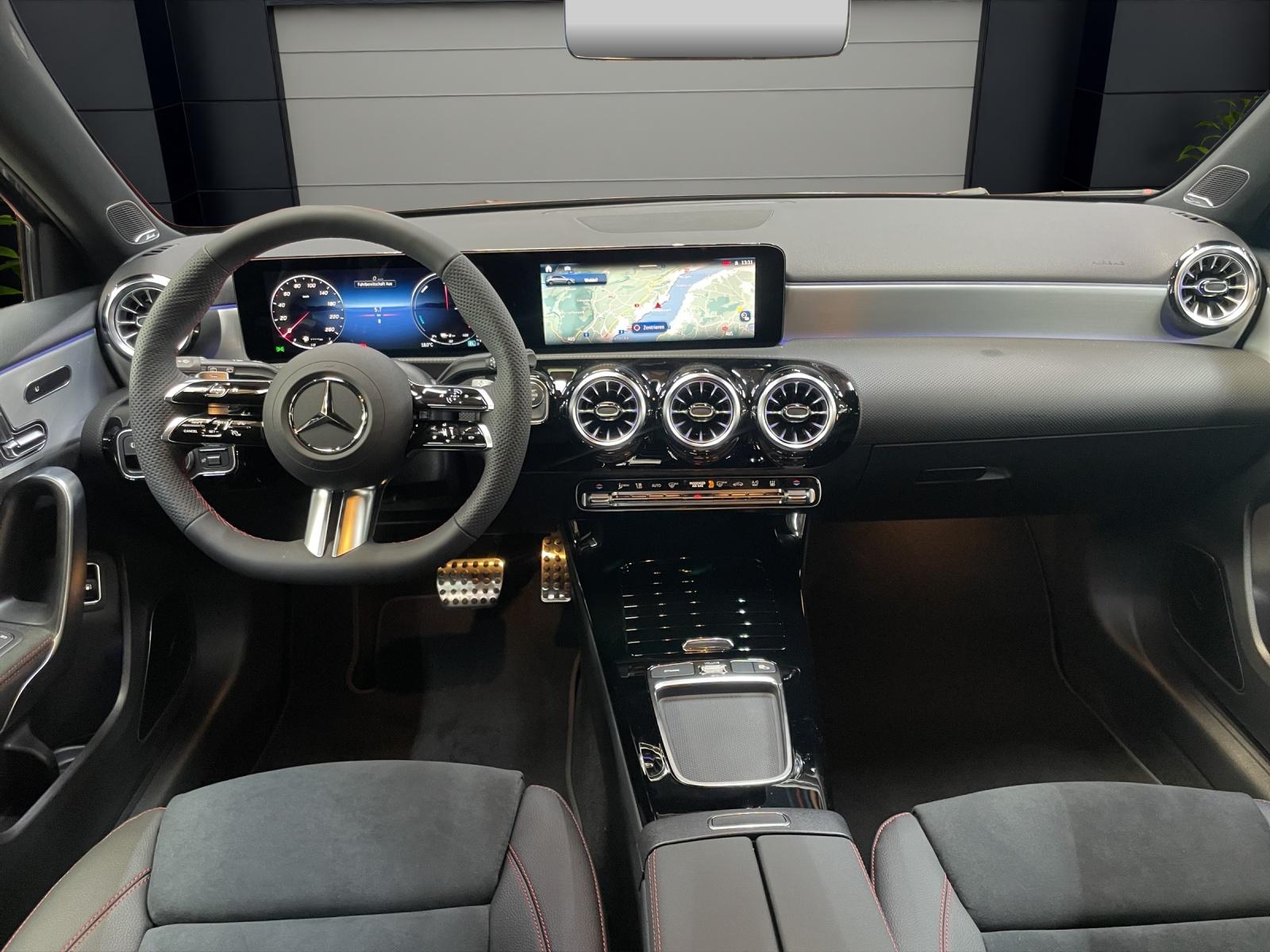 MERCEDES-BENZ A 250 e EQ Star AMG Line-image-4