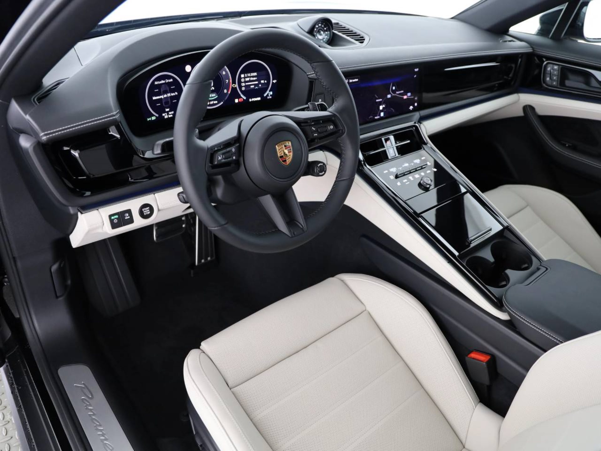 PORSCHE Panamera 4 E-Hybrid-image-3