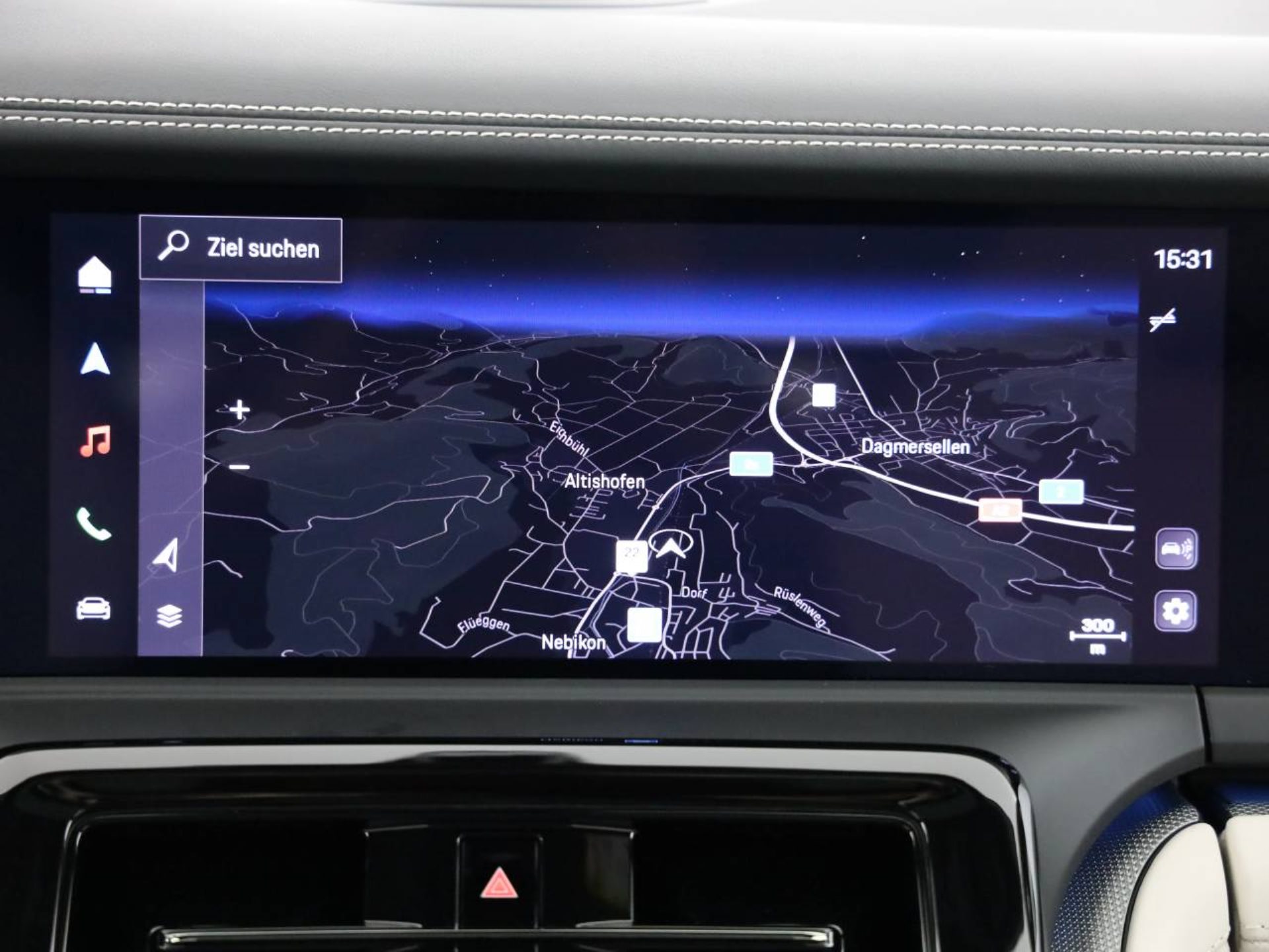 PORSCHE Panamera 4 E-Hybrid-image-11