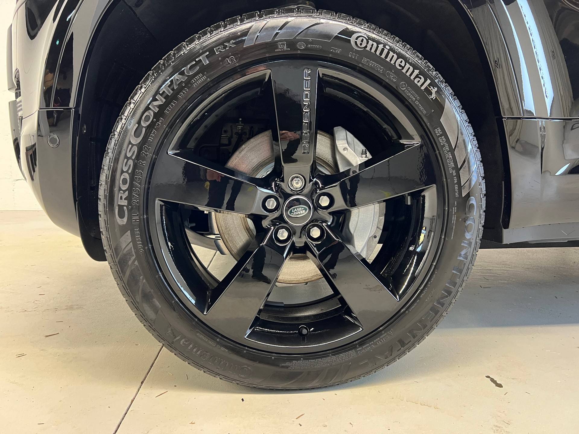 LAND ROVER Defender 90 3.0 D I6 300 X-Dynamic HSE-image-10