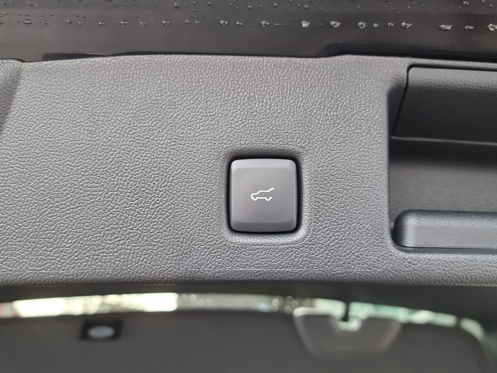 FORD Kuga 2.5 Hybrid ST-Line X 4x4-image-15