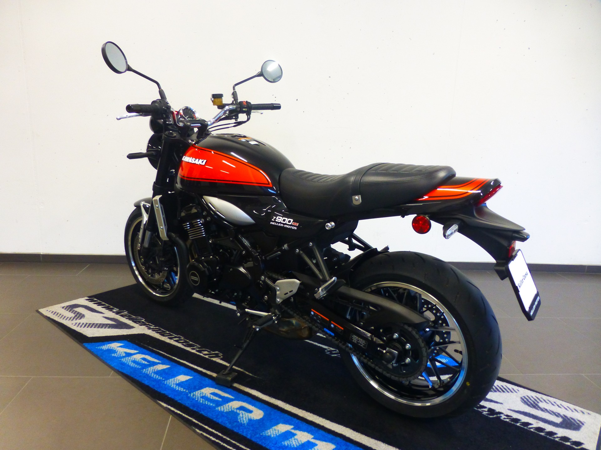 KAWASAKI Z 900 RS-showroom-element-3