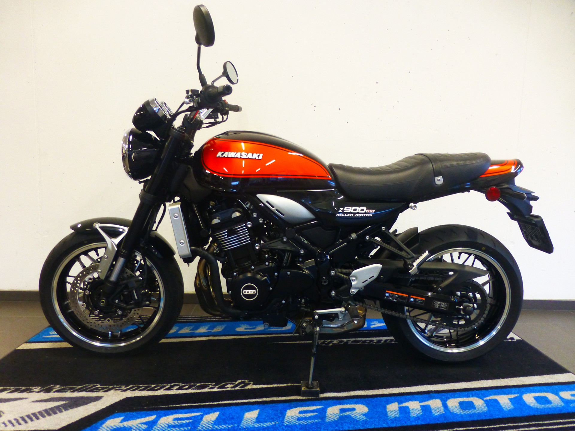 KAWASAKI Z 900 RS-showroom-element-1