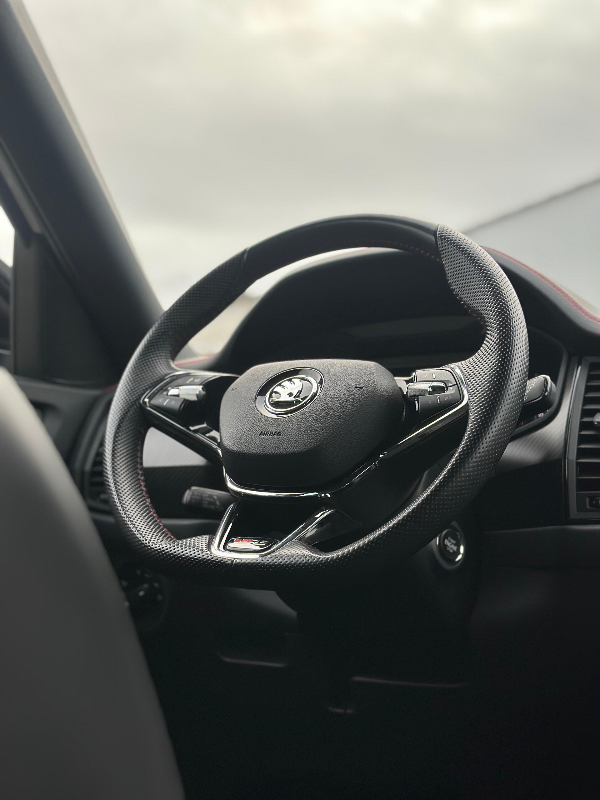 SKODA Kodiaq 2.0 TSI RS DSG ABT 290CV-image-11