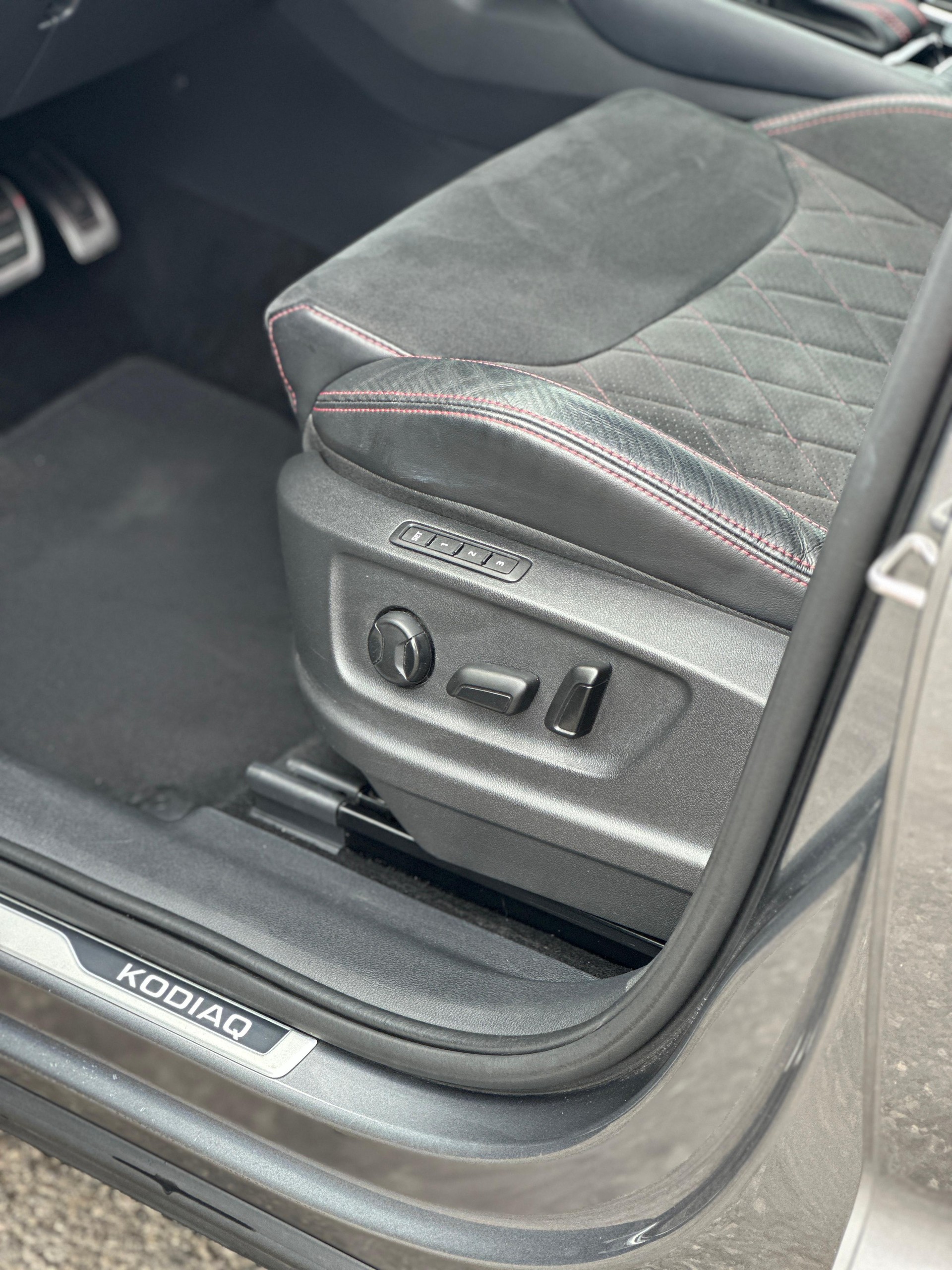SKODA Kodiaq 2.0 TSI RS DSG ABT 290CV-image-9