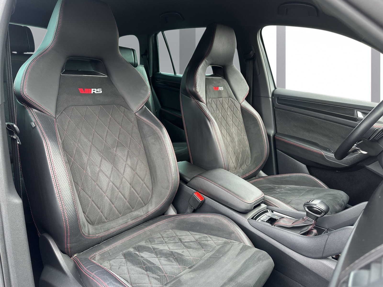 SKODA Kodiaq 2.0 TSI RS DSG ABT 290CV-image-8