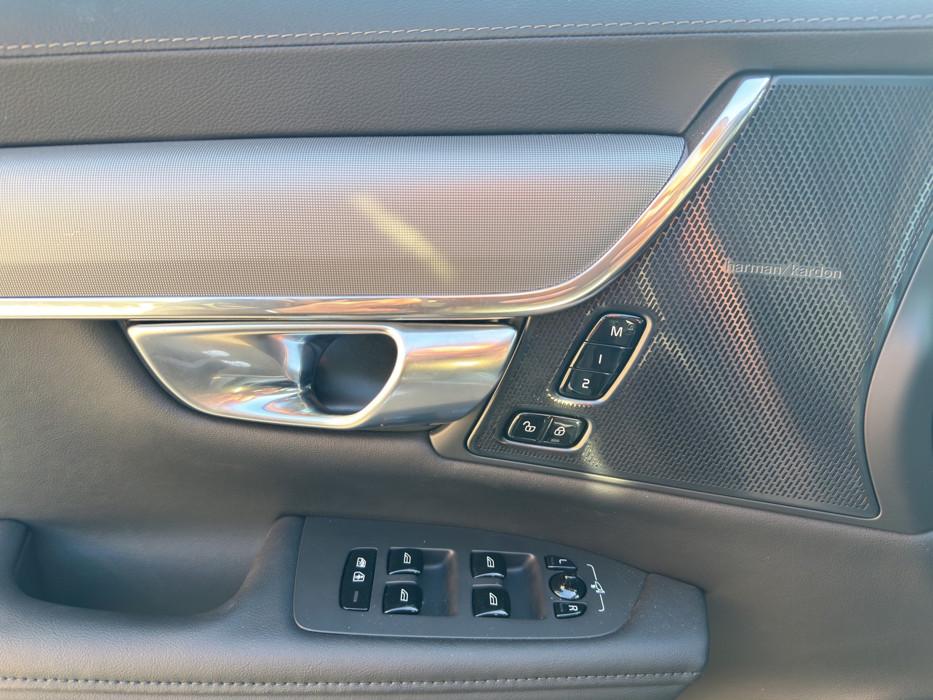 VOLVO V90 T6 eAWD Plug in Hybrid Plus Bright Geartronic-image-8