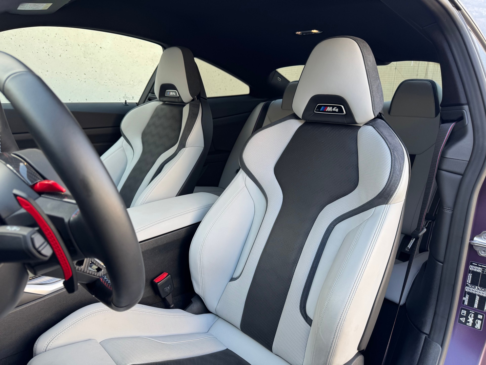 BMW M4 Coupé Competition M xDrive-image-12