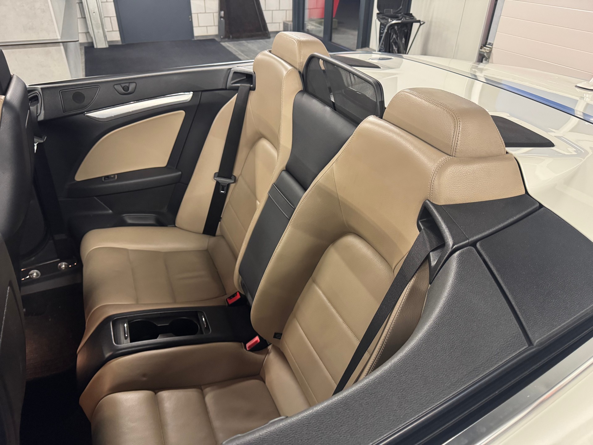 MERCEDES-BENZ E 350 CDI BlueEfficiency Avantgarde 7G-Tronic-image-15