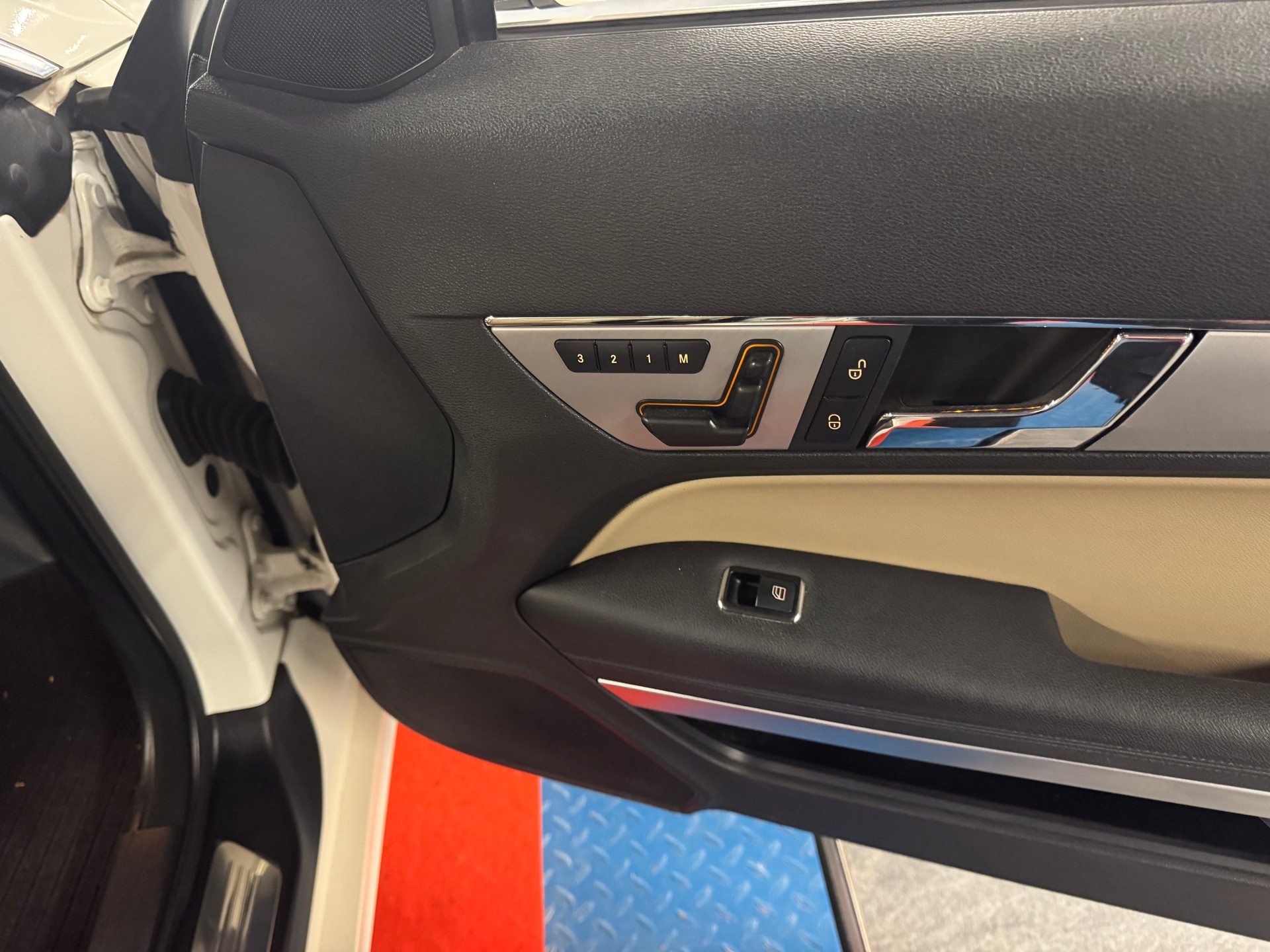MERCEDES-BENZ E 350 CDI BlueEfficiency Avantgarde 7G-Tronic-image-20