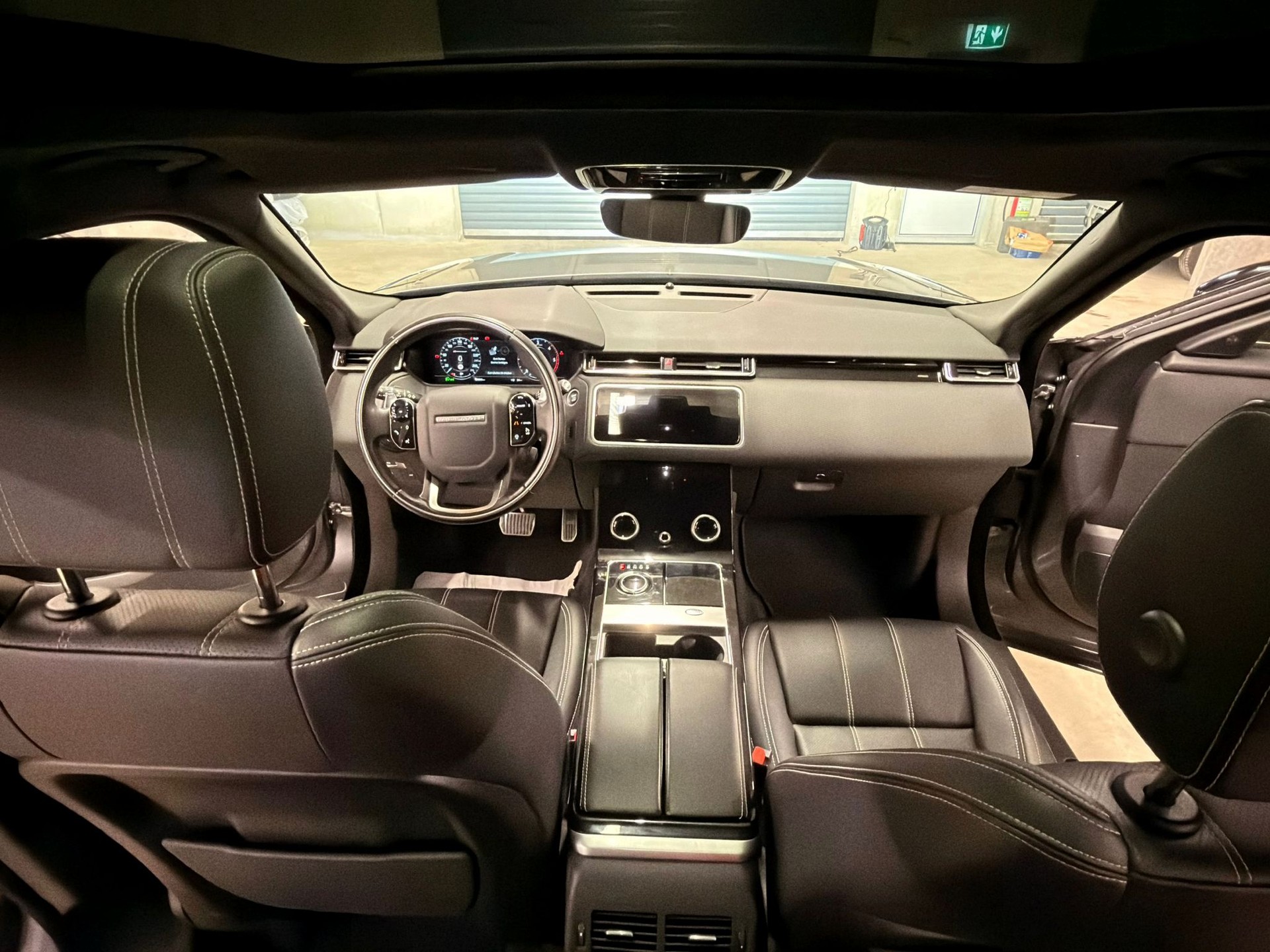 LAND ROVER Range Rover Velar R-Dynamic D 275 Automatic-image-11