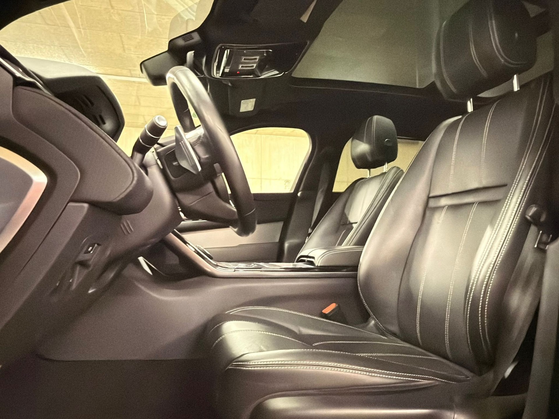 LAND ROVER Range Rover Velar R-Dynamic D 275 Automatic-image-10