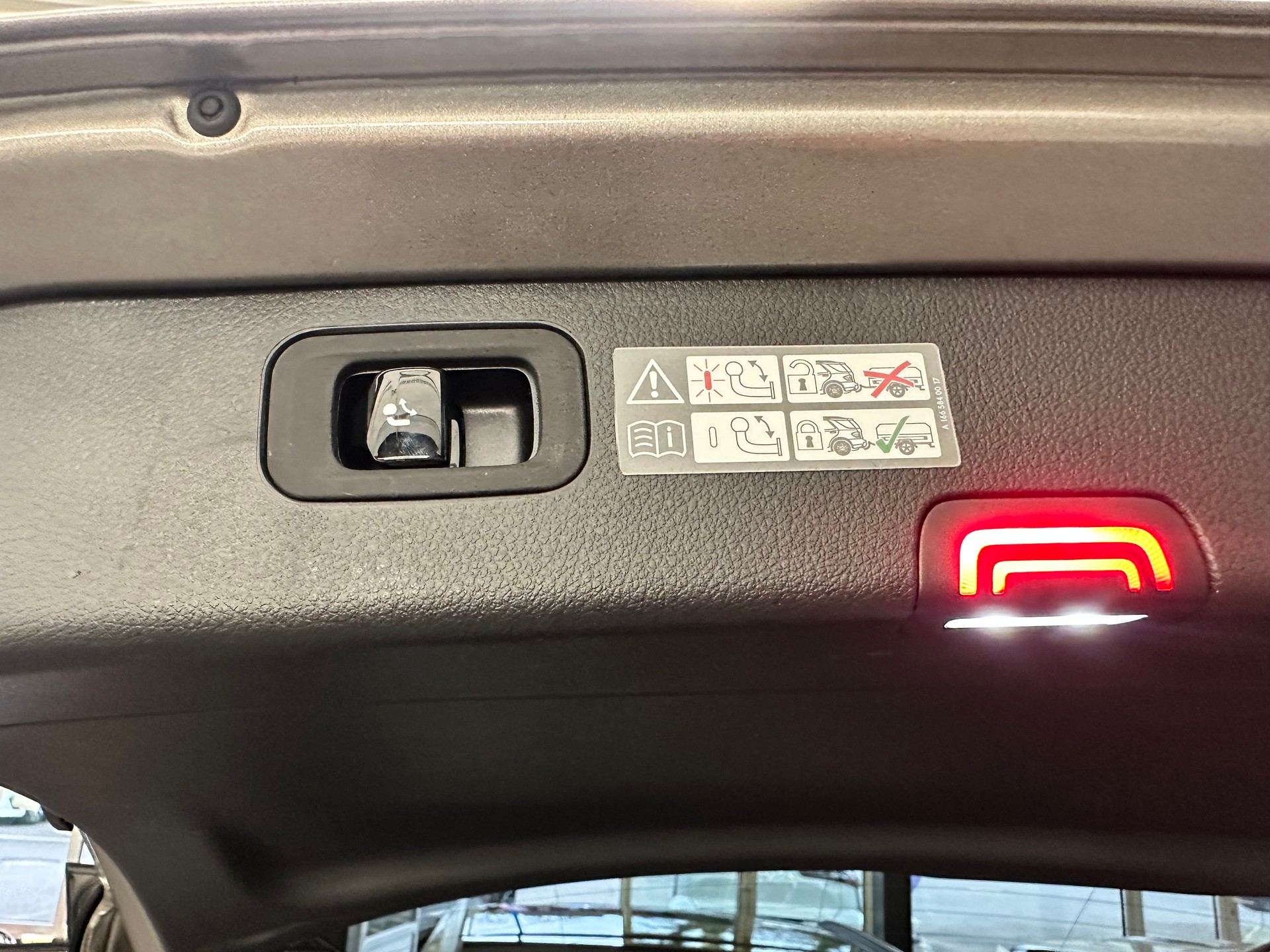 MERCEDES-BENZ C 43 T AMG 4Matic-image-14