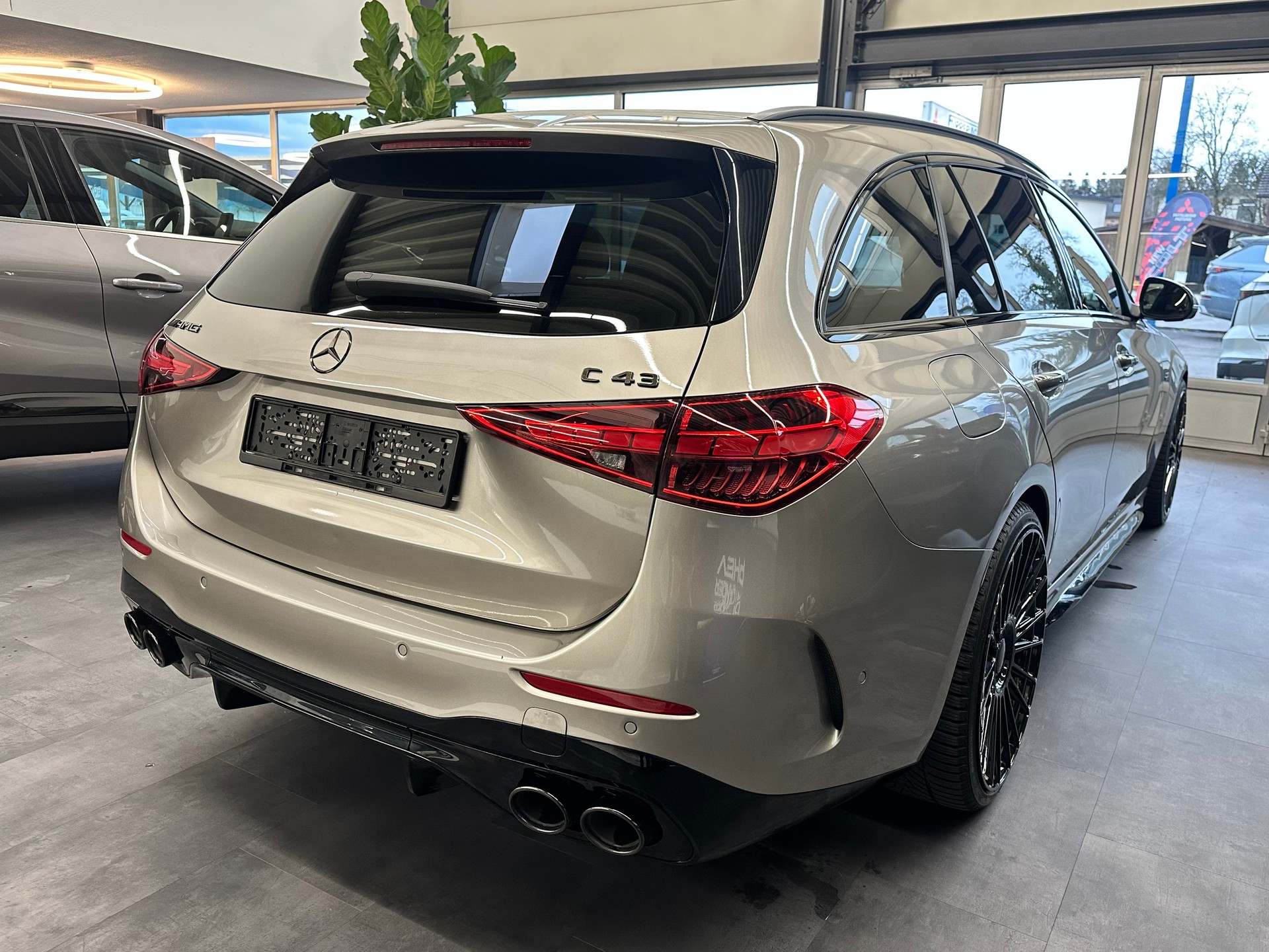 MERCEDES-BENZ C 43 T AMG 4Matic-image-3