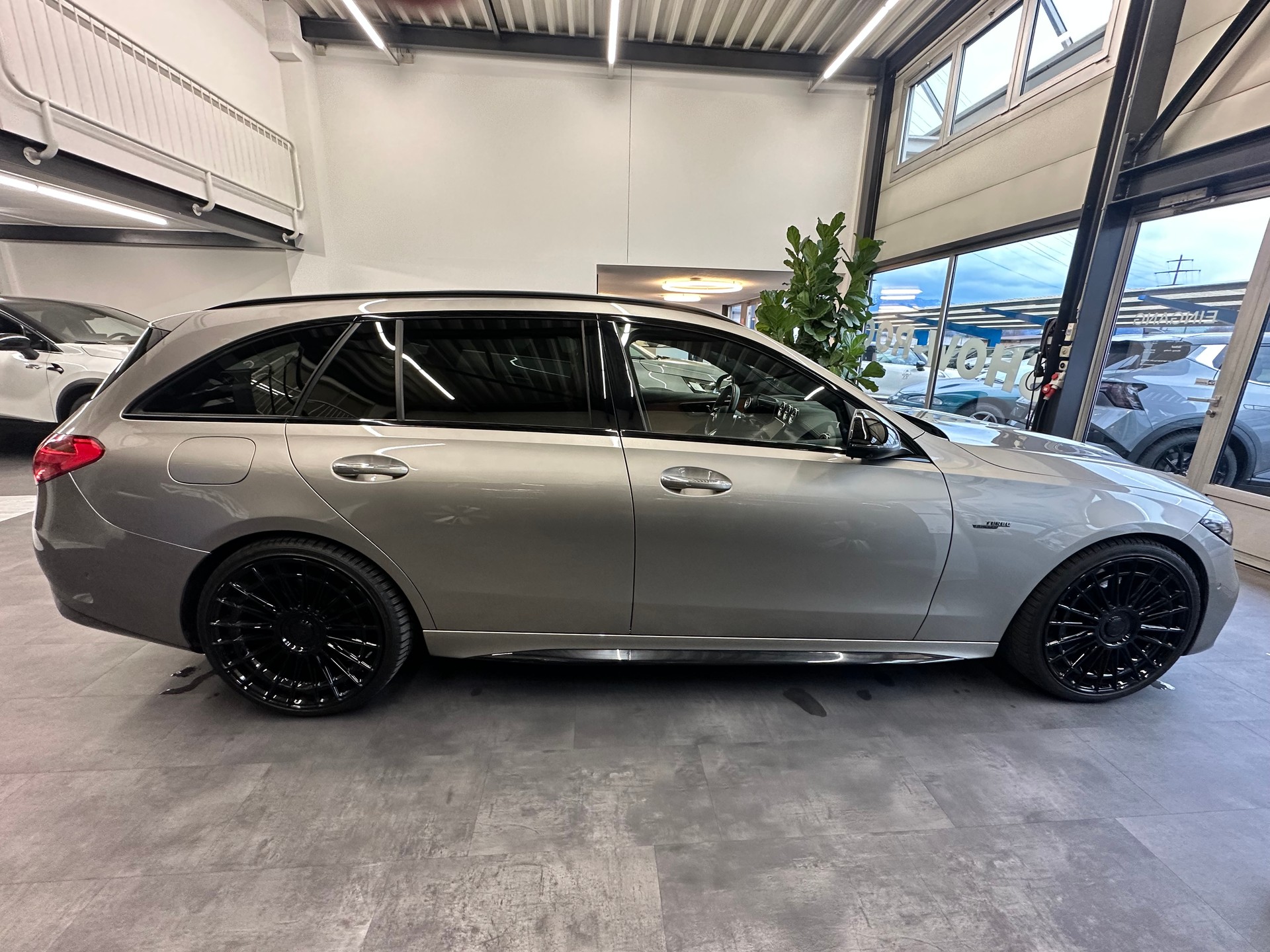 MERCEDES-BENZ C 43 T AMG 4Matic-image-4