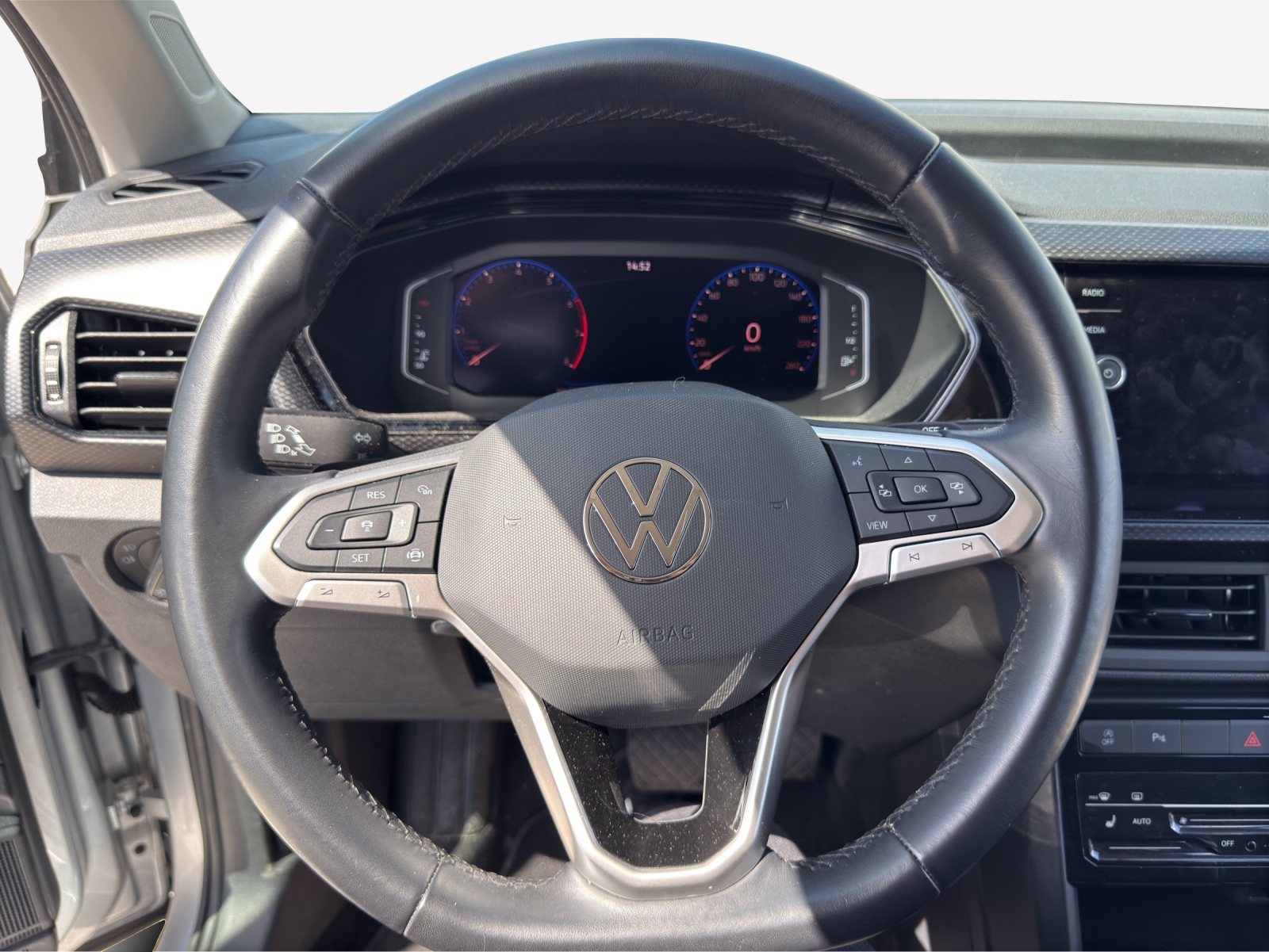 VW T-Cross 1.0 TSI Life Limited DSG-image-9