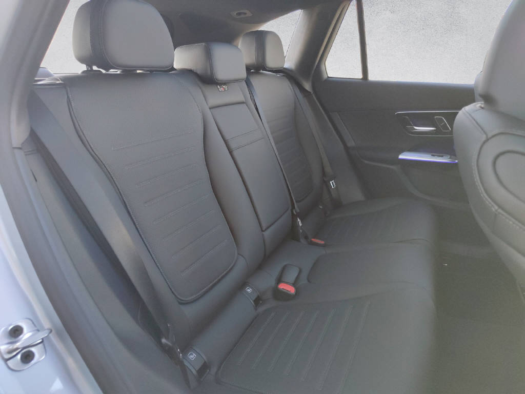 MERCEDES-BENZ GLC 220 d AMG Line 4Matic-image-12