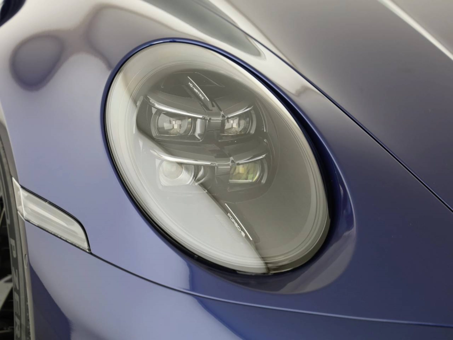 PORSCHE 911 Carrera GTS Cabriolet-image-9