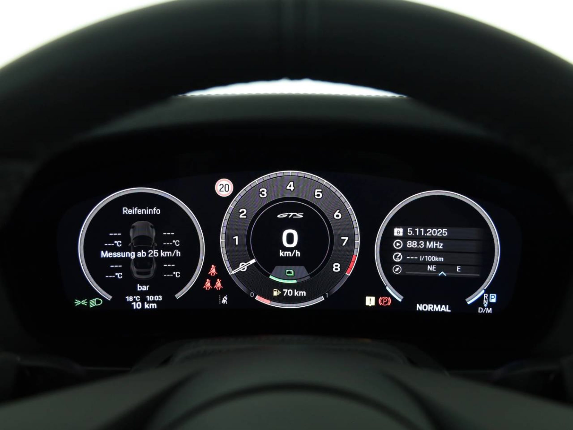 PORSCHE 911 Carrera GTS Cabriolet-image-12